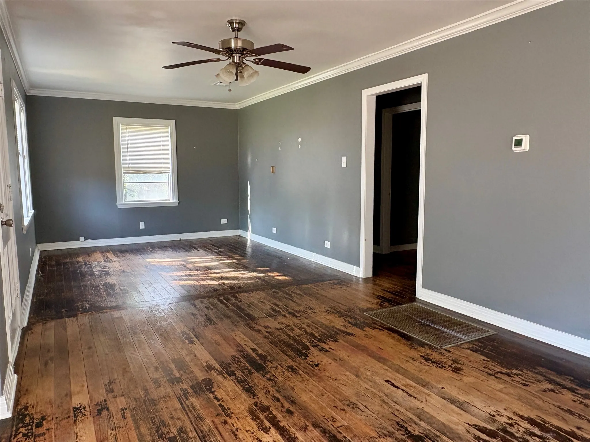 Single Family Residence For Sale in Grayson County , 705 N Derby Street, Denison, Texas 75020, 2 Bedroom, 1 Bathroom, 1 Garage spaces, 1,003 Sqft, built in 1950, mls#21396008, Real Estate Agent in Denison, Homes For Sale in Grayson county, Homes For Sale in Denison, Realtor in Denison Texas, Real Estate Brokerage Independent Realty Texas, Luminita Cordes Realtor