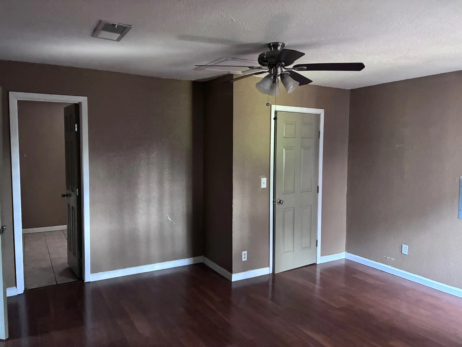 Single Family Residence For Sale in Freestone County , 306 Hubbard, Streetman, Texas 75859, 3 Bedroom, 2 Bathroom, Garage spaces, 1,380 Sqft, built in 1950, mls#21396111, Real Estate Agent in Streetman, Homes For Sale in Freestone county, Homes For Sale in Streetman, Realtor in Streetman Texas, Real Estate Brokerage Independent Realty Texas, Luminita Cordes Realtor