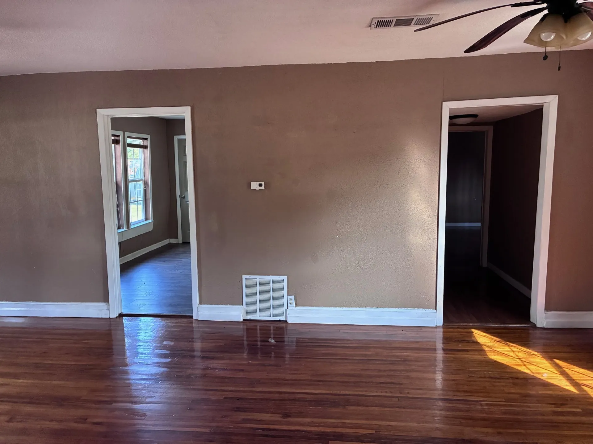 Single Family Residence For Sale in Freestone County , 306 Hubbard, Streetman, Texas 75859, 3 Bedroom, 2 Bathroom, Garage spaces, 1,380 Sqft, built in 1950, mls#21396111, Real Estate Agent in Streetman, Homes For Sale in Freestone county, Homes For Sale in Streetman, Realtor in Streetman Texas, Real Estate Brokerage Independent Realty Texas, Luminita Cordes Realtor