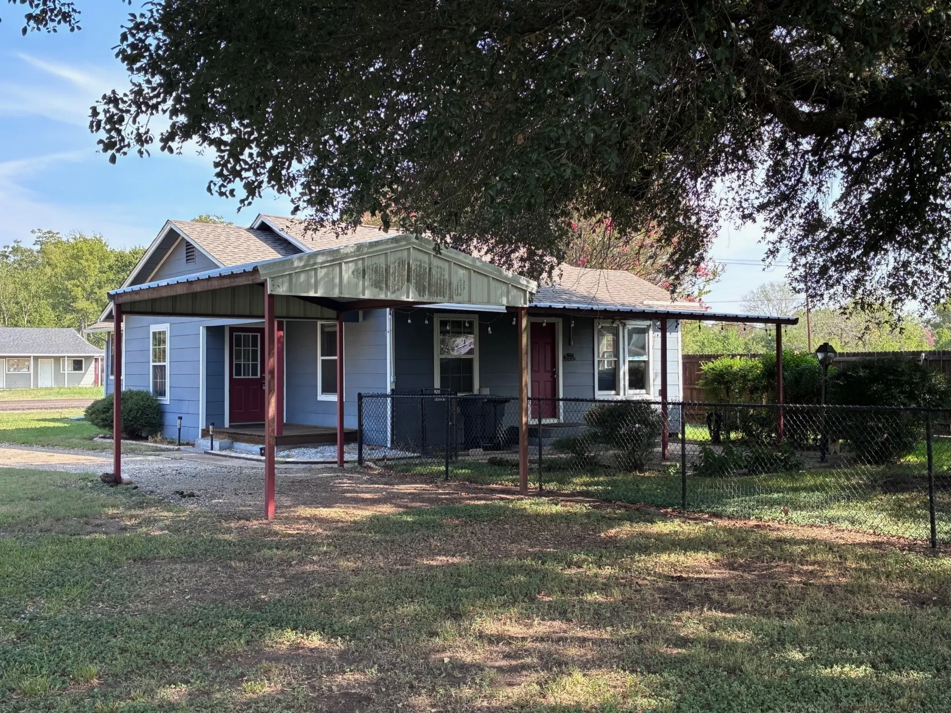Single Family Residence For Sale in Freestone County , 306 Hubbard, Streetman, Texas 75859, 3 Bedroom, 2 Bathroom, Garage spaces, 1,380 Sqft, built in 1950, mls#21396111, Real Estate Agent in Streetman, Homes For Sale in Freestone county, Homes For Sale in Streetman, Realtor in Streetman Texas, Real Estate Brokerage Independent Realty Texas, Luminita Cordes Realtor