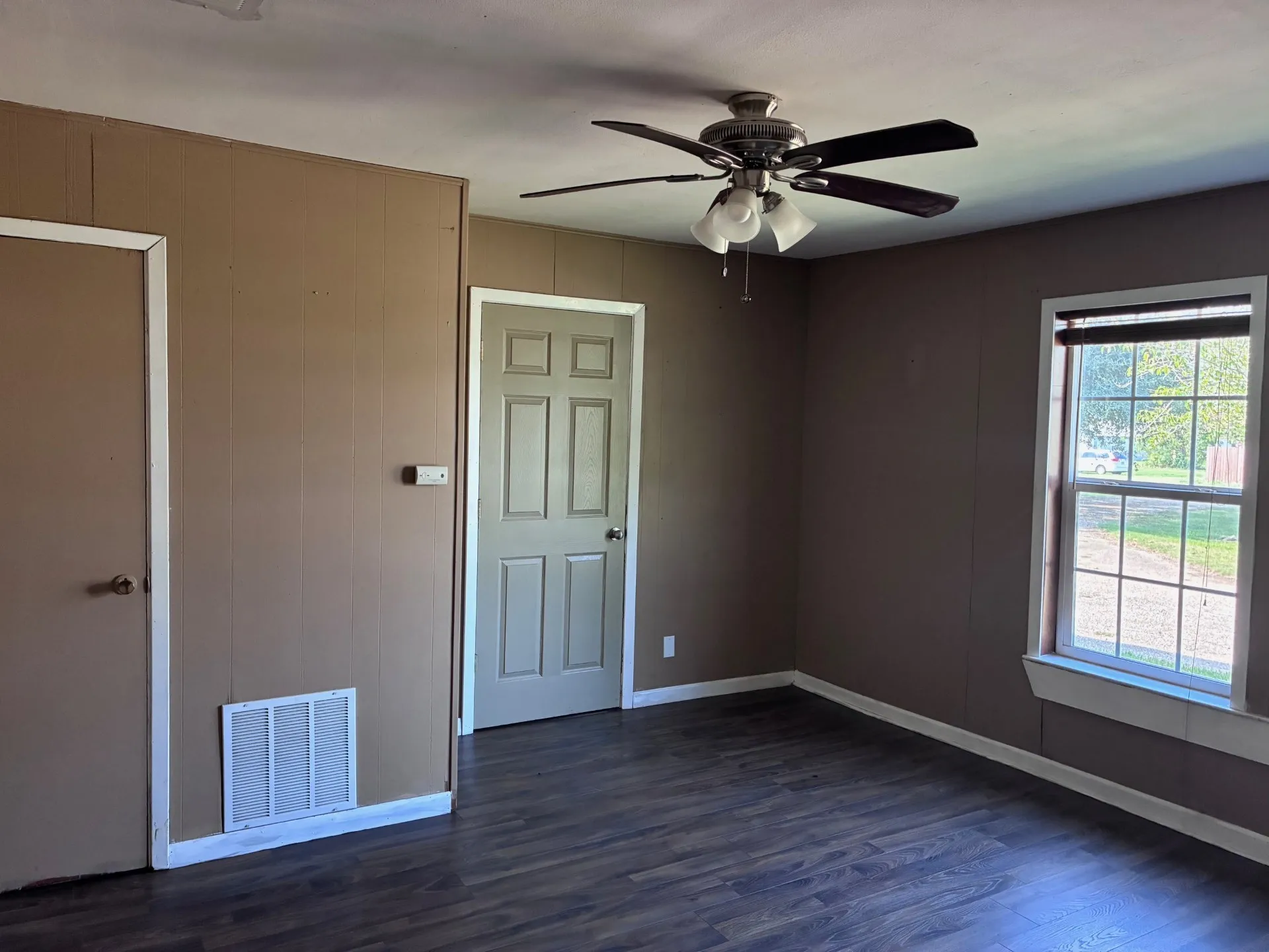 Single Family Residence For Sale in Freestone County , 306 Hubbard, Streetman, Texas 75859, 3 Bedroom, 2 Bathroom, Garage spaces, 1,380 Sqft, built in 1950, mls#21396111, Real Estate Agent in Streetman, Homes For Sale in Freestone county, Homes For Sale in Streetman, Realtor in Streetman Texas, Real Estate Brokerage Independent Realty Texas, Luminita Cordes Realtor