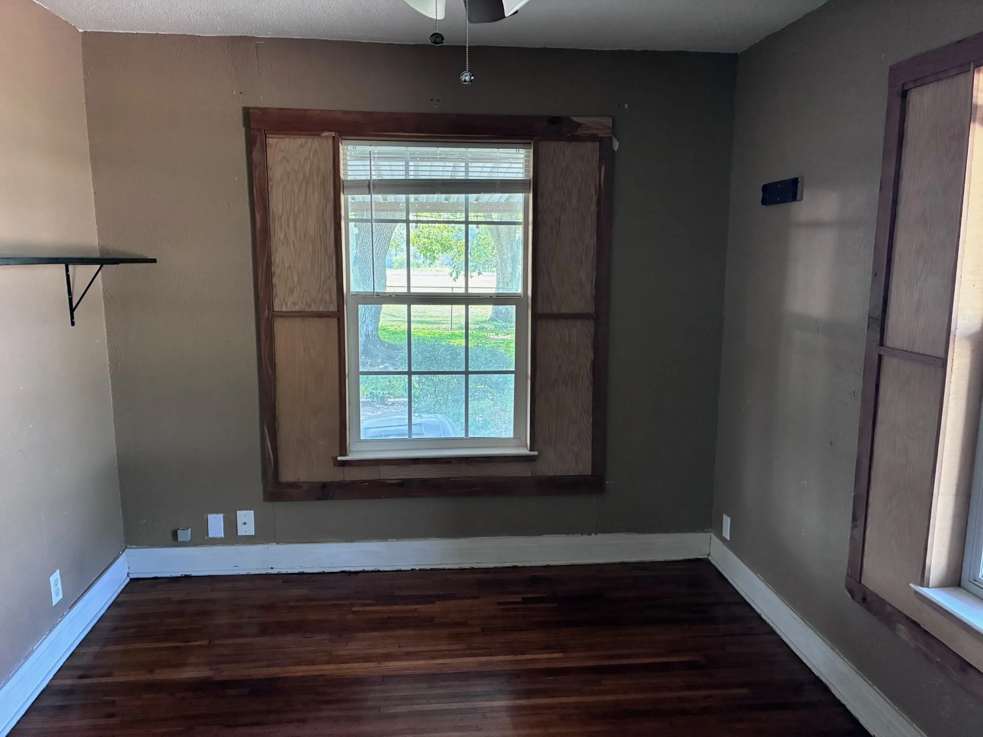 Single Family Residence For Sale in Freestone County , 306 Hubbard, Streetman, Texas 75859, 3 Bedroom, 2 Bathroom, Garage spaces, 1,380 Sqft, built in 1950, mls#21396111, Real Estate Agent in Streetman, Homes For Sale in Freestone county, Homes For Sale in Streetman, Realtor in Streetman Texas, Real Estate Brokerage Independent Realty Texas, Luminita Cordes Realtor