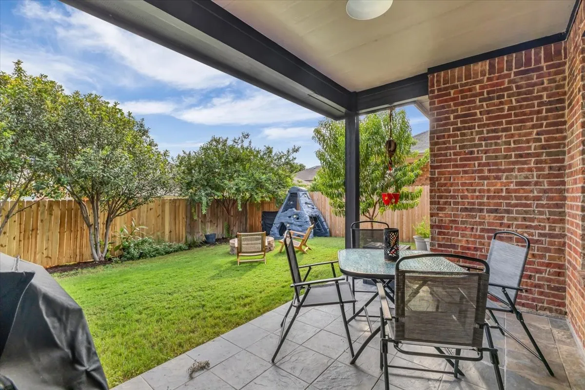 Single Family Residence For Sale in Tarrant County , 5728 Sapphire Pool Trail, Fort Worth, Texas 76244, 3 Bedroom, 2 Bathroom, 2 Garage spaces, 1,832 Sqft, built in 2009, mls#21395937, Real Estate Agent in Fort Worth, Homes For Sale in Tarrant county, Homes For Sale in Fort Worth, Realtor in Fort Worth Texas, Real Estate Brokerage Independent Realty Texas, Luminita Cordes Realtor