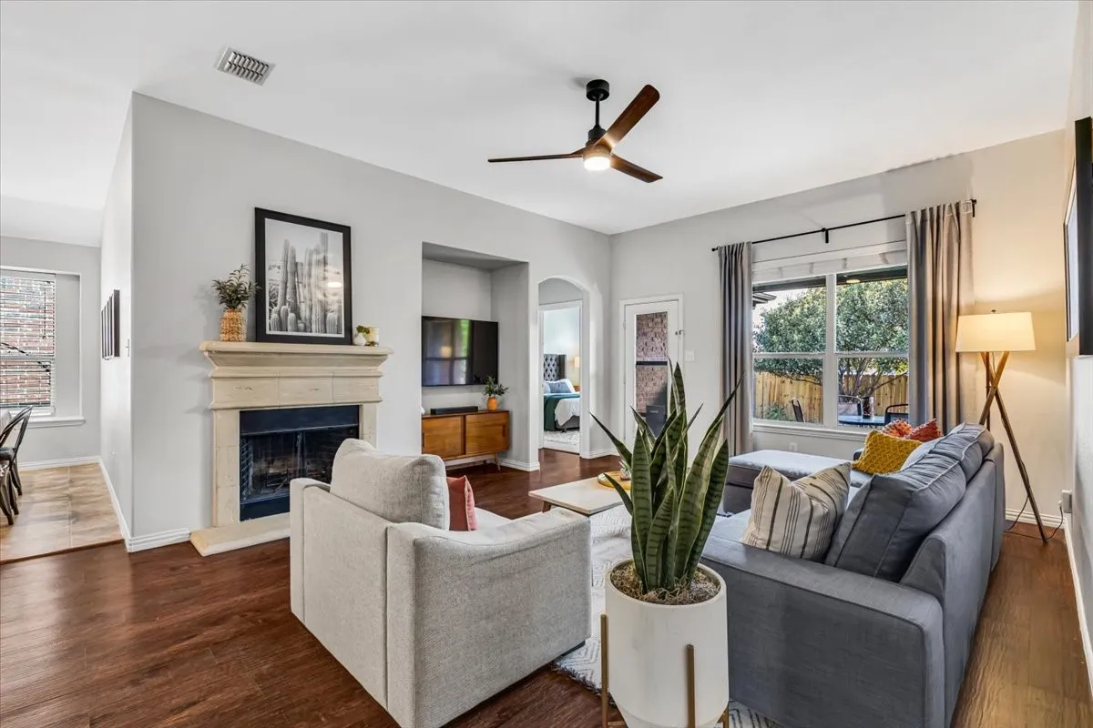 Single Family Residence For Sale in Tarrant County , 5728 Sapphire Pool Trail, Fort Worth, Texas 76244, 3 Bedroom, 2 Bathroom, 2 Garage spaces, 1,832 Sqft, built in 2009, mls#21395937, Real Estate Agent in Fort Worth, Homes For Sale in Tarrant county, Homes For Sale in Fort Worth, Realtor in Fort Worth Texas, Real Estate Brokerage Independent Realty Texas, Luminita Cordes Realtor