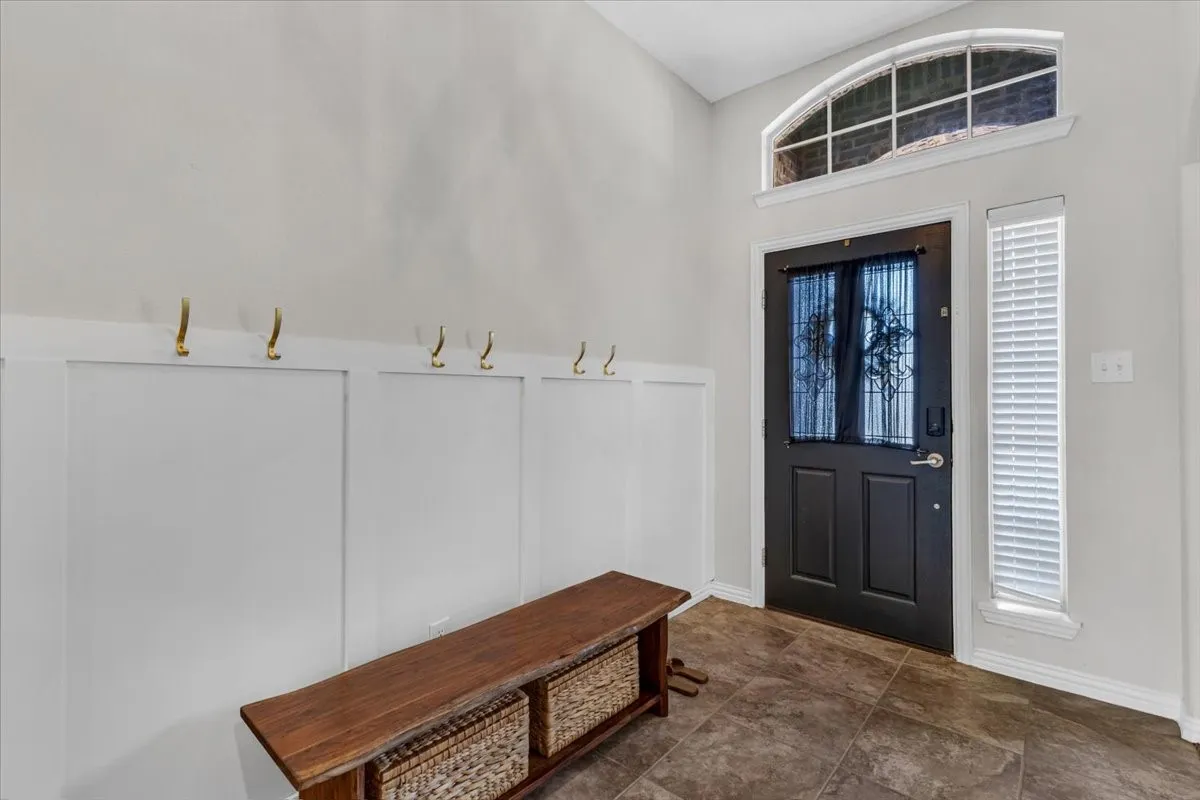 Single Family Residence For Sale in Tarrant County , 5728 Sapphire Pool Trail, Fort Worth, Texas 76244, 3 Bedroom, 2 Bathroom, 2 Garage spaces, 1,832 Sqft, built in 2009, mls#21395937, Real Estate Agent in Fort Worth, Homes For Sale in Tarrant county, Homes For Sale in Fort Worth, Realtor in Fort Worth Texas, Real Estate Brokerage Independent Realty Texas, Luminita Cordes Realtor