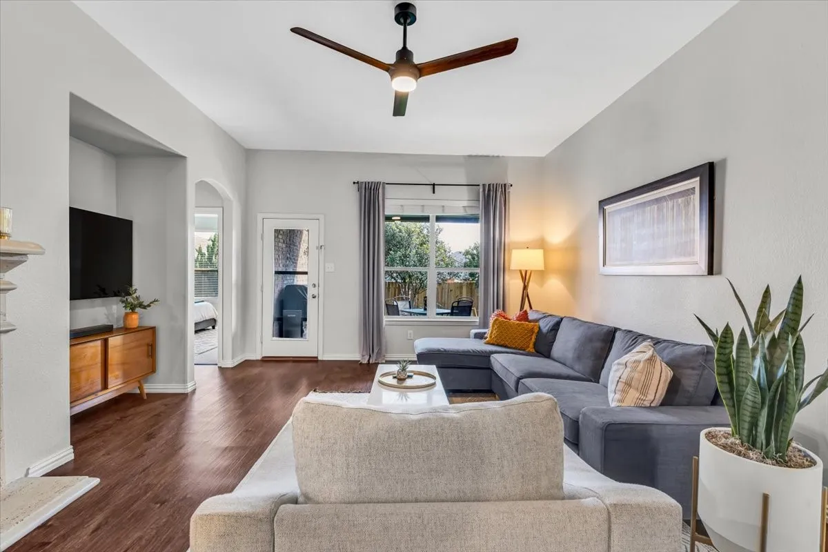 Single Family Residence For Sale in Tarrant County , 5728 Sapphire Pool Trail, Fort Worth, Texas 76244, 3 Bedroom, 2 Bathroom, 2 Garage spaces, 1,832 Sqft, built in 2009, mls#21395937, Real Estate Agent in Fort Worth, Homes For Sale in Tarrant county, Homes For Sale in Fort Worth, Realtor in Fort Worth Texas, Real Estate Brokerage Independent Realty Texas, Luminita Cordes Realtor
