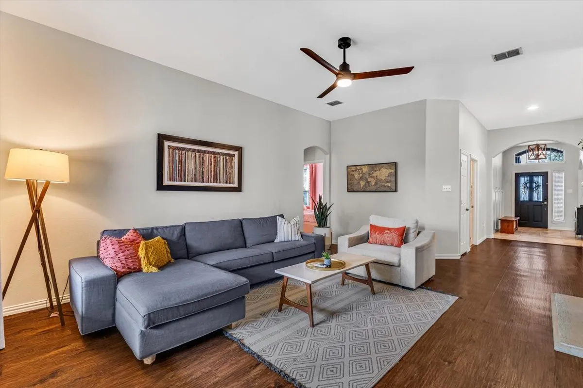 Single Family Residence For Sale in Tarrant County , 5728 Sapphire Pool Trail, Fort Worth, Texas 76244, 3 Bedroom, 2 Bathroom, 2 Garage spaces, 1,832 Sqft, built in 2009, mls#21395937, Real Estate Agent in Fort Worth, Homes For Sale in Tarrant county, Homes For Sale in Fort Worth, Realtor in Fort Worth Texas, Real Estate Brokerage Independent Realty Texas, Luminita Cordes Realtor