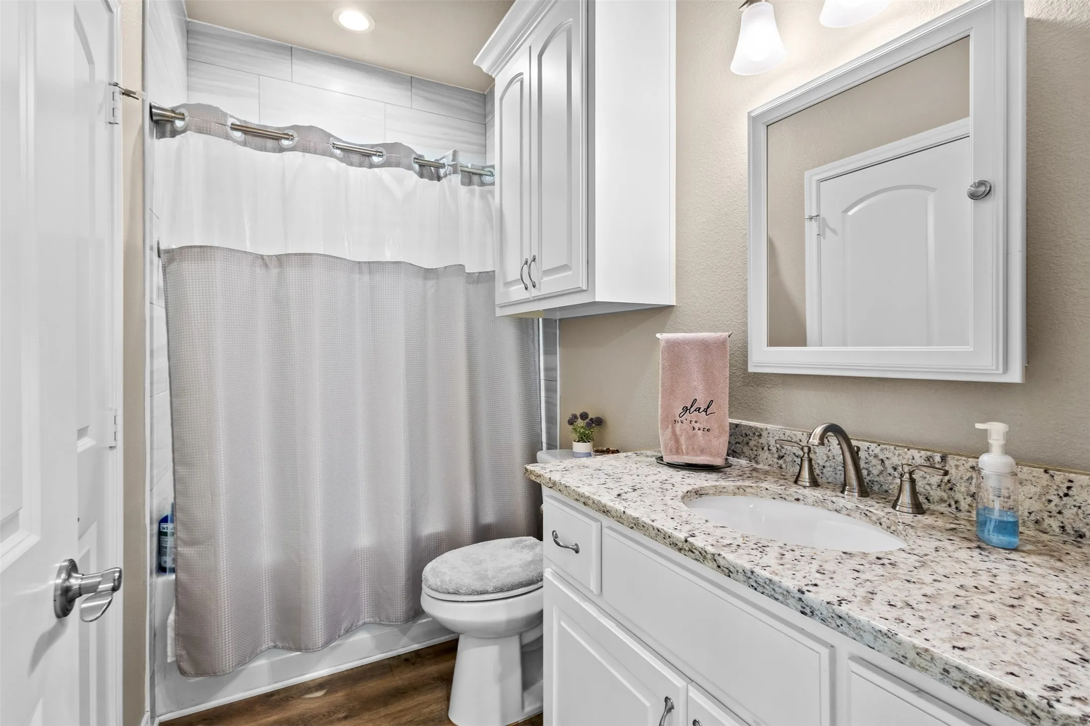Single Family Residence For Sale in Henderson County , 122 Redondo Drive, Gun Barrel City, Texas 75156, 4 Bedroom, 3 Bathroom, 2 Garage spaces, 2,201 Sqft, built in 2020, mls#21385919, Real Estate Agent in Gun Barrel City, Homes For Sale in Henderson county, Homes For Sale in Gun Barrel City, Realtor in Gun Barrel City Texas, Real Estate Brokerage Independent Realty Texas, Luminita Cordes Realtor