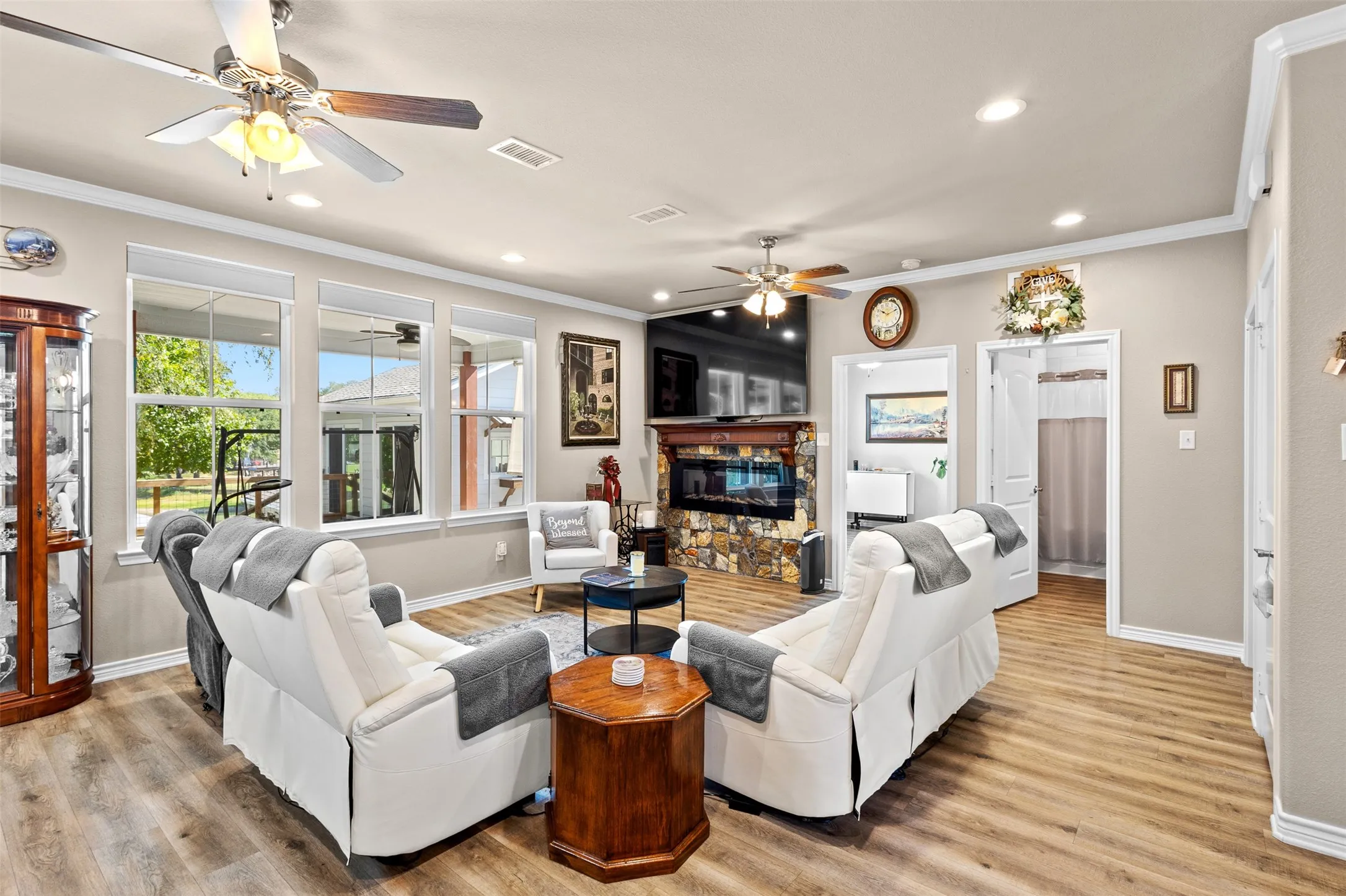 Single Family Residence For Sale in Henderson County , 122 Redondo Drive, Gun Barrel City, Texas 75156, 4 Bedroom, 3 Bathroom, 2 Garage spaces, 2,201 Sqft, built in 2020, mls#21385919, Real Estate Agent in Gun Barrel City, Homes For Sale in Henderson county, Homes For Sale in Gun Barrel City, Realtor in Gun Barrel City Texas, Real Estate Brokerage Independent Realty Texas, Luminita Cordes Realtor
