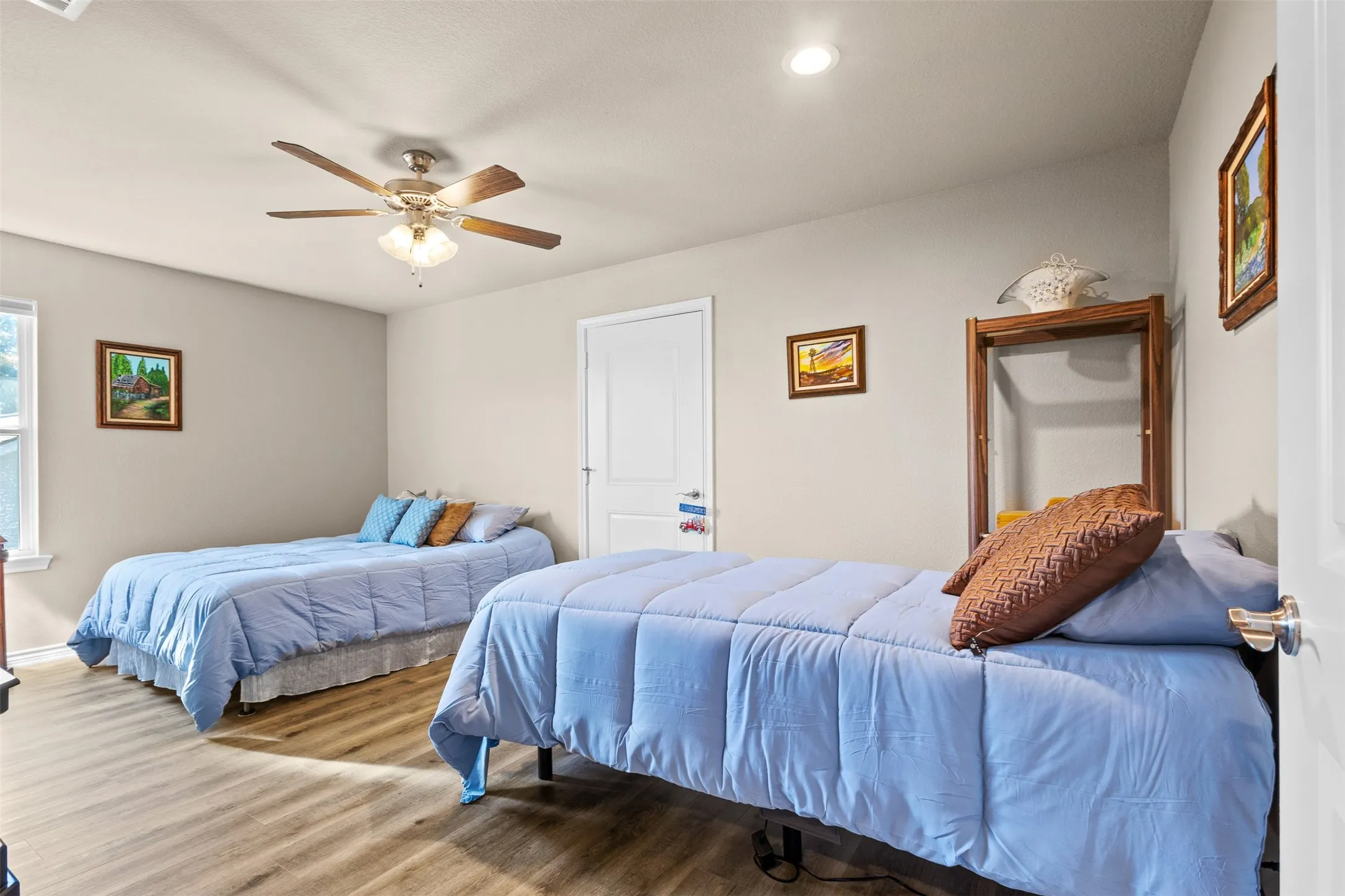 Single Family Residence For Sale in Henderson County , 122 Redondo Drive, Gun Barrel City, Texas 75156, 4 Bedroom, 3 Bathroom, 2 Garage spaces, 2,201 Sqft, built in 2020, mls#21385919, Real Estate Agent in Gun Barrel City, Homes For Sale in Henderson county, Homes For Sale in Gun Barrel City, Realtor in Gun Barrel City Texas, Real Estate Brokerage Independent Realty Texas, Luminita Cordes Realtor