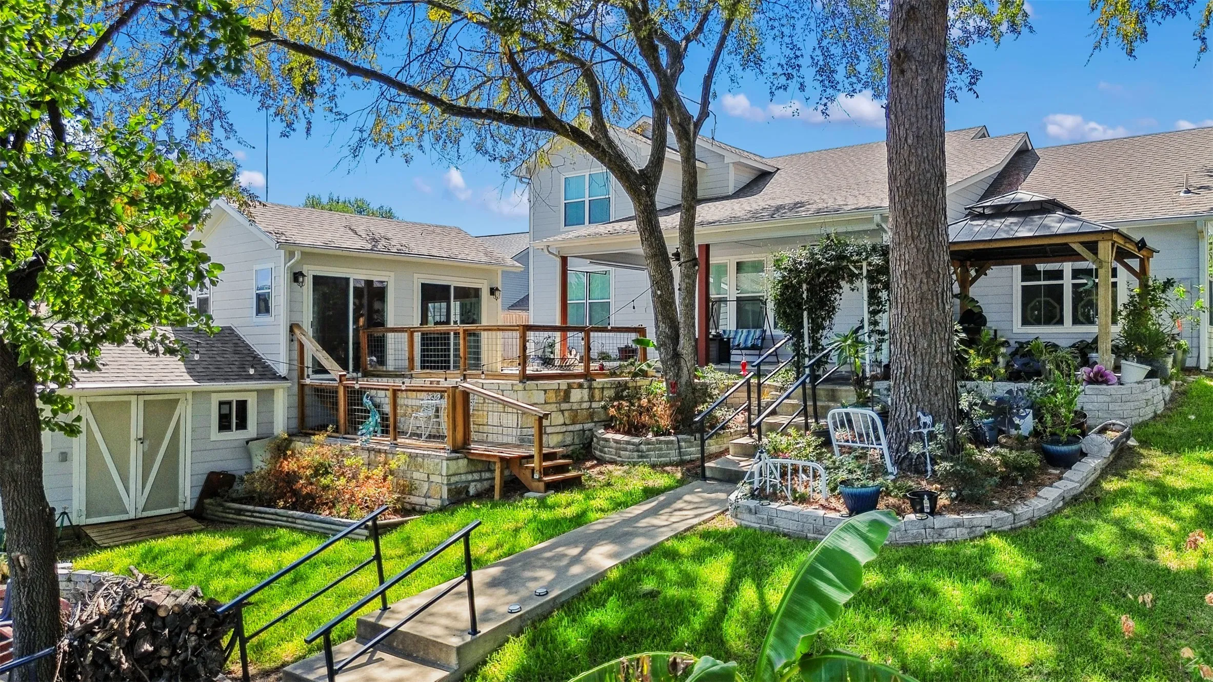 Single Family Residence For Sale in Henderson County , 122 Redondo Drive, Gun Barrel City, Texas 75156, 4 Bedroom, 3 Bathroom, 2 Garage spaces, 2,201 Sqft, built in 2020, mls#21385919, Real Estate Agent in Gun Barrel City, Homes For Sale in Henderson county, Homes For Sale in Gun Barrel City, Realtor in Gun Barrel City Texas, Real Estate Brokerage Independent Realty Texas, Luminita Cordes Realtor