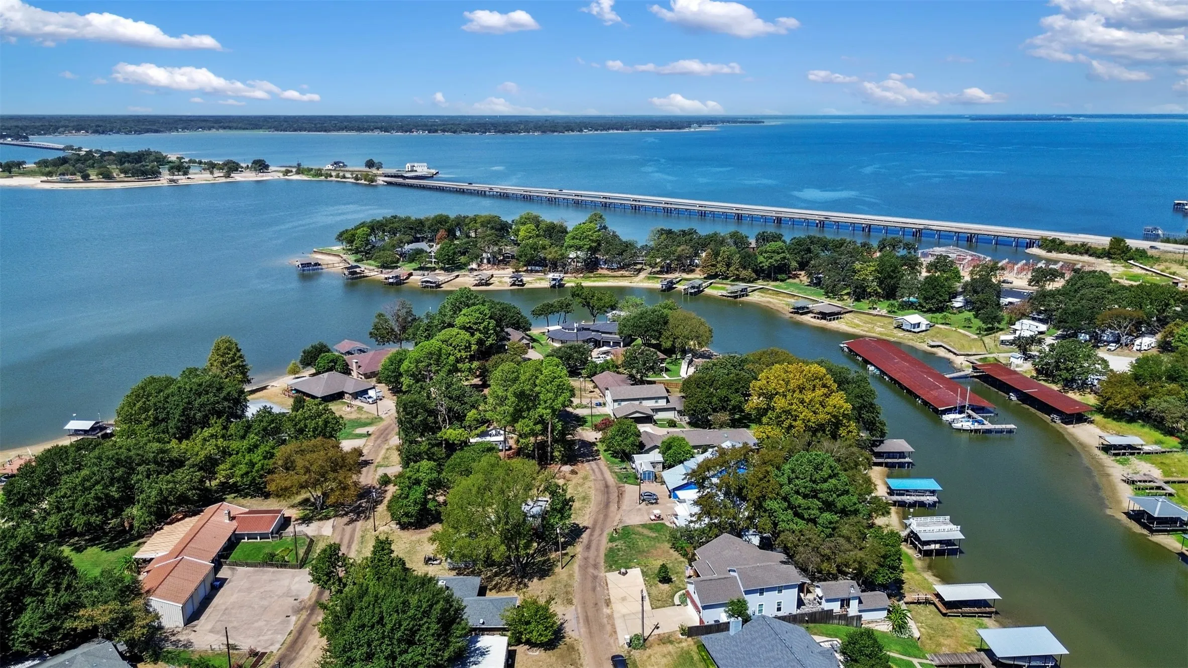 Single Family Residence For Sale in Henderson County , 122 Redondo Drive, Gun Barrel City, Texas 75156, 4 Bedroom, 3 Bathroom, 2 Garage spaces, 2,201 Sqft, built in 2020, mls#21385919, Real Estate Agent in Gun Barrel City, Homes For Sale in Henderson county, Homes For Sale in Gun Barrel City, Realtor in Gun Barrel City Texas, Real Estate Brokerage Independent Realty Texas, Luminita Cordes Realtor