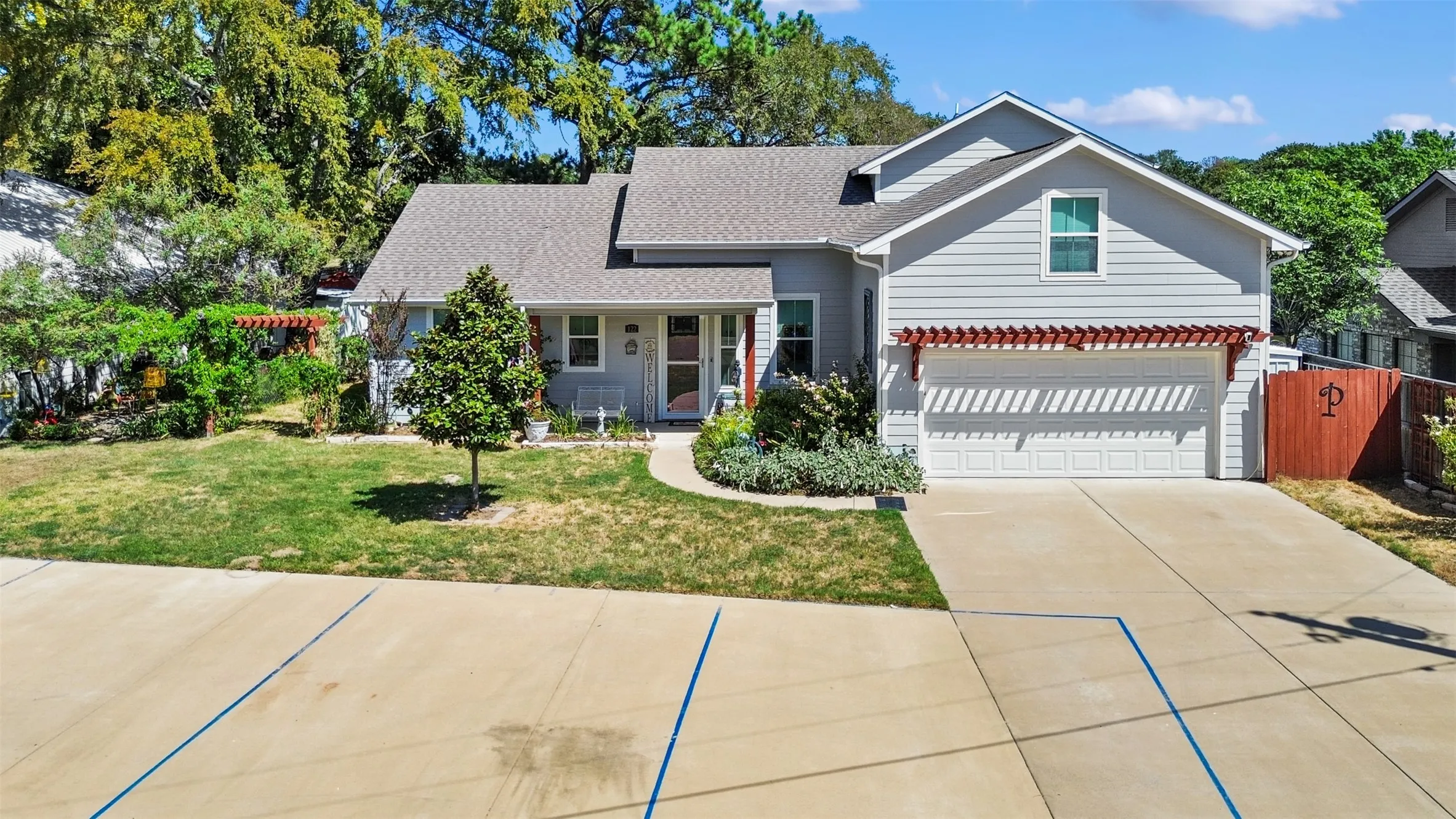 Single Family Residence For Sale in Henderson County , 122 Redondo Drive, Gun Barrel City, Texas 75156, 4 Bedroom, 3 Bathroom, 2 Garage spaces, 2,201 Sqft, built in 2020, mls#21385919, Real Estate Agent in Gun Barrel City, Homes For Sale in Henderson county, Homes For Sale in Gun Barrel City, Realtor in Gun Barrel City Texas, Real Estate Brokerage Independent Realty Texas, Luminita Cordes Realtor