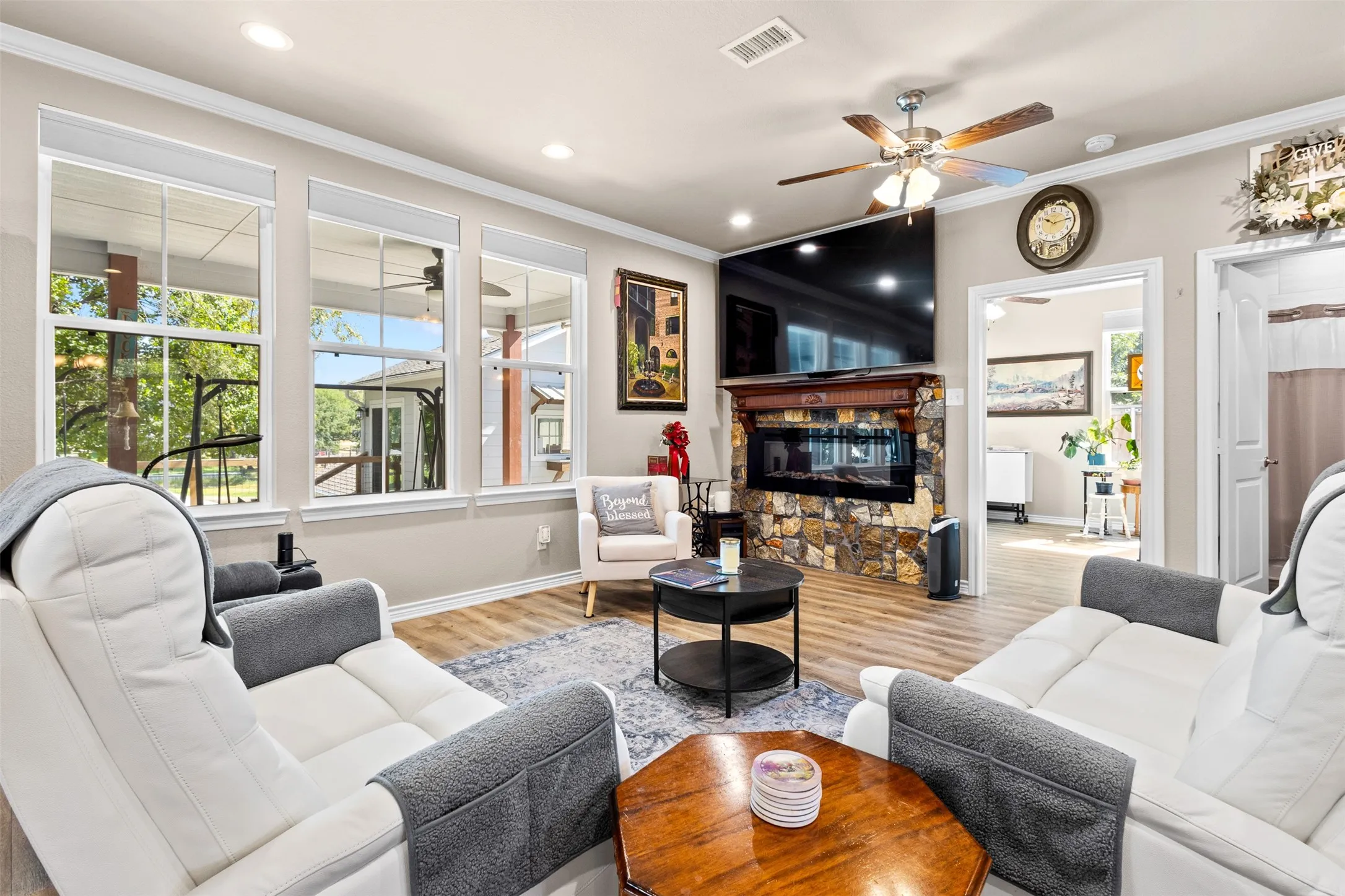 Single Family Residence For Sale in Henderson County , 122 Redondo Drive, Gun Barrel City, Texas 75156, 4 Bedroom, 3 Bathroom, 2 Garage spaces, 2,201 Sqft, built in 2020, mls#21385919, Real Estate Agent in Gun Barrel City, Homes For Sale in Henderson county, Homes For Sale in Gun Barrel City, Realtor in Gun Barrel City Texas, Real Estate Brokerage Independent Realty Texas, Luminita Cordes Realtor