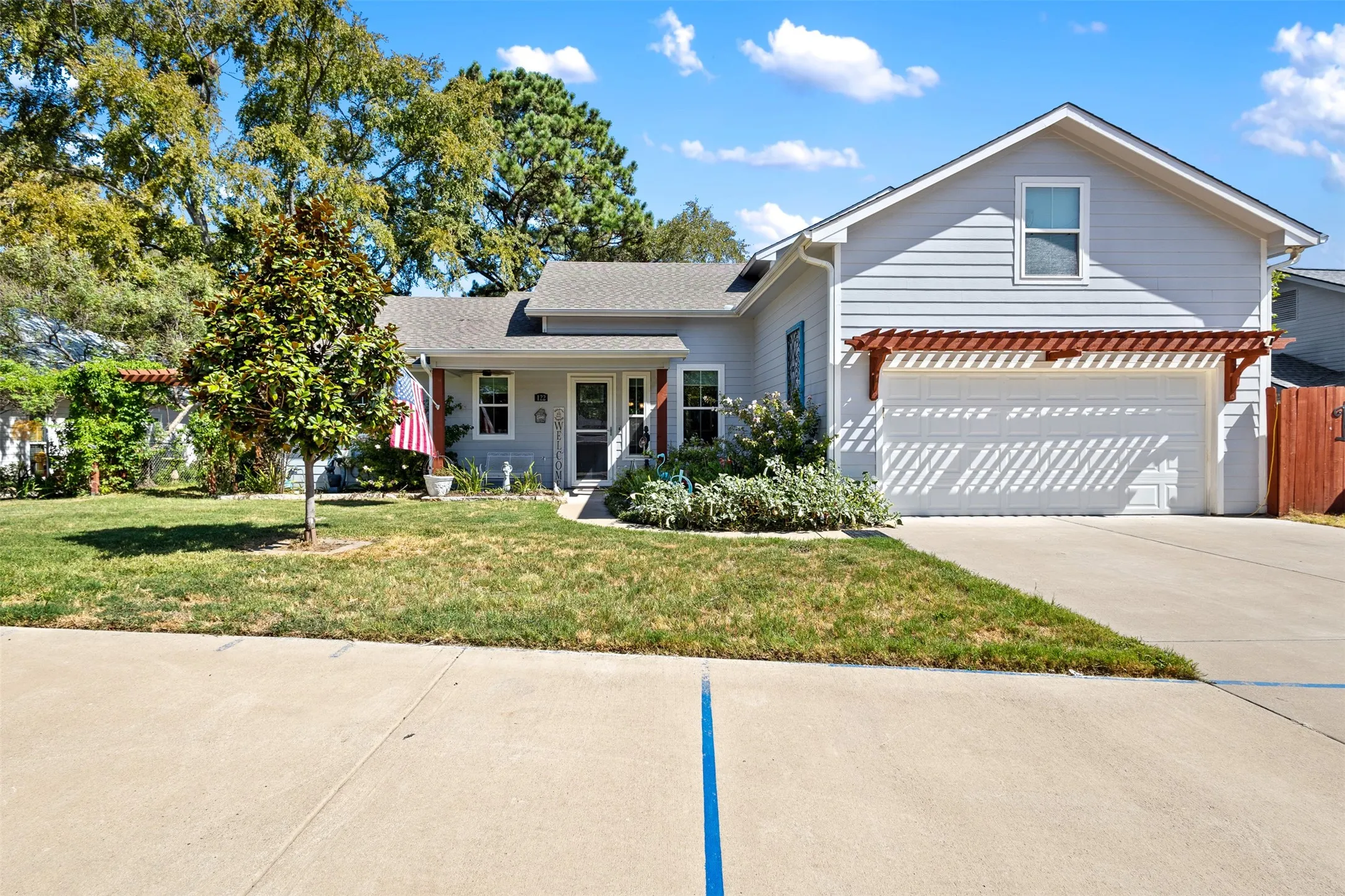 Single Family Residence For Sale in Henderson County , 122 Redondo Drive, Gun Barrel City, Texas 75156, 4 Bedroom, 3 Bathroom, 2 Garage spaces, 2,201 Sqft, built in 2020, mls#21385919, Real Estate Agent in Gun Barrel City, Homes For Sale in Henderson county, Homes For Sale in Gun Barrel City, Realtor in Gun Barrel City Texas, Real Estate Brokerage Independent Realty Texas, Luminita Cordes Realtor