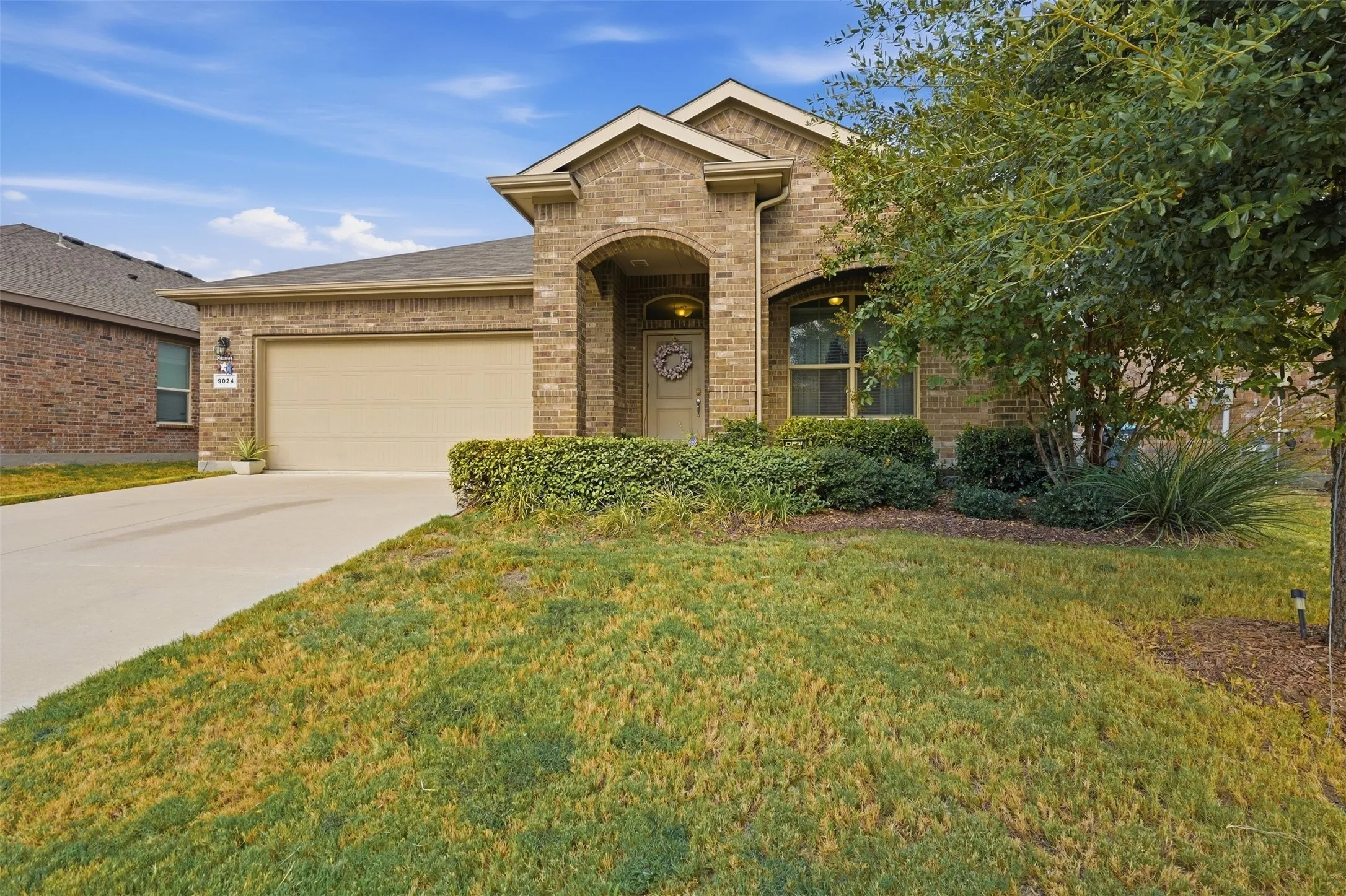 Single Family Residence For Sale in Tarrant County , 9024 Pearfield Road, Fort Worth, Texas 76179, 3 Bedroom, 2 Bathroom, 2 Garage spaces, 1,815 Sqft, built in 2020, mls#21396116, Real Estate Agent in Fort Worth, Homes For Sale in Tarrant county, Homes For Sale in Fort Worth, Realtor in Fort Worth Texas, Real Estate Brokerage Independent Realty Texas, Luminita Cordes Realtor