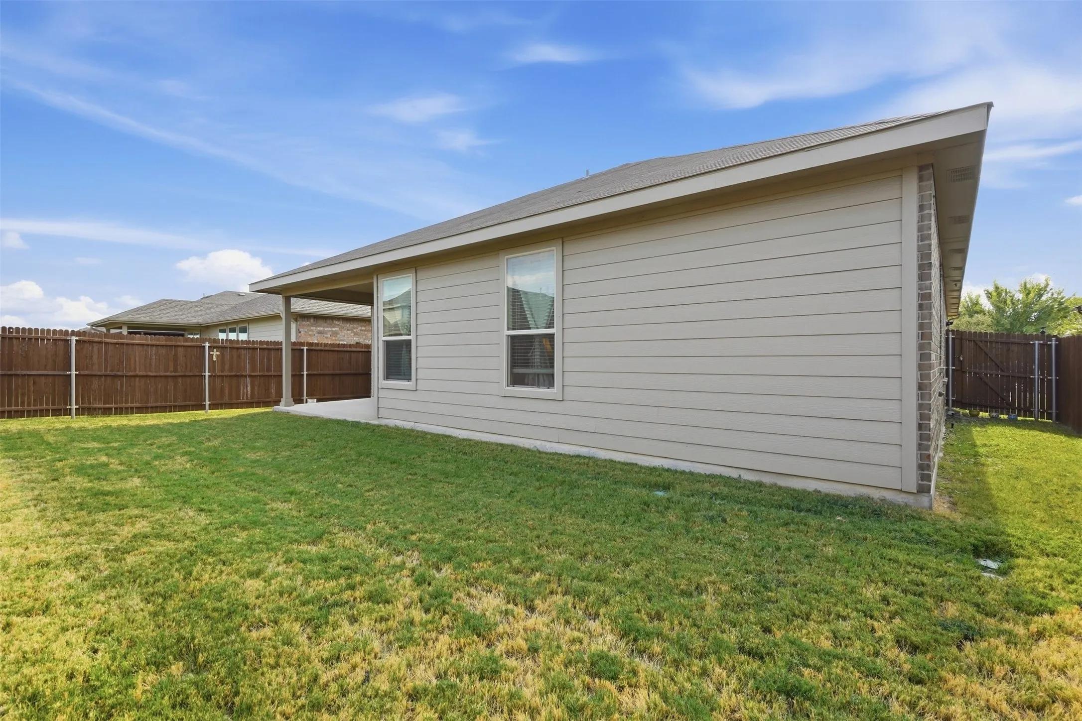 Single Family Residence For Sale in Tarrant County , 9024 Pearfield Road, Fort Worth, Texas 76179, 3 Bedroom, 2 Bathroom, 2 Garage spaces, 1,815 Sqft, built in 2020, mls#21396116, Real Estate Agent in Fort Worth, Homes For Sale in Tarrant county, Homes For Sale in Fort Worth, Realtor in Fort Worth Texas, Real Estate Brokerage Independent Realty Texas, Luminita Cordes Realtor