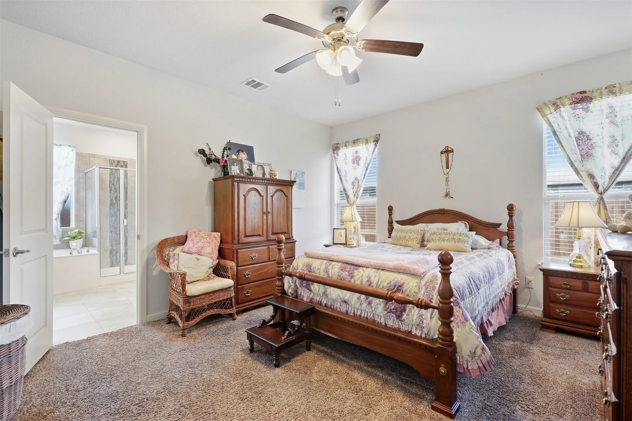 Single Family Residence For Sale in Tarrant County , 9024 Pearfield Road, Fort Worth, Texas 76179, 3 Bedroom, 2 Bathroom, 2 Garage spaces, 1,815 Sqft, built in 2020, mls#21396116, Real Estate Agent in Fort Worth, Homes For Sale in Tarrant county, Homes For Sale in Fort Worth, Realtor in Fort Worth Texas, Real Estate Brokerage Independent Realty Texas, Luminita Cordes Realtor