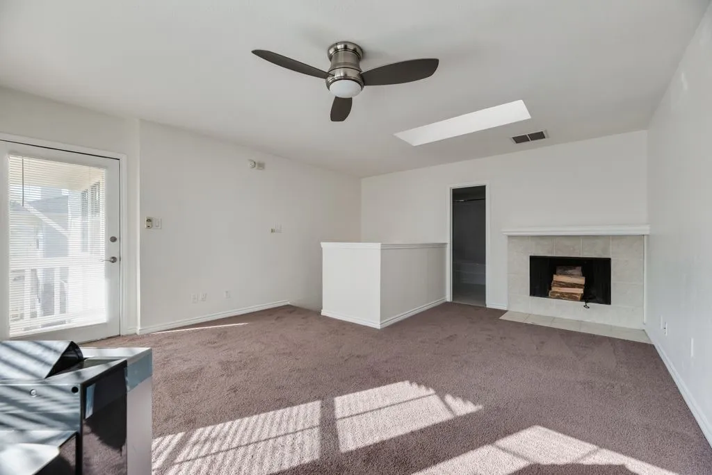 Condominium For Rent in Dallas County , 817 Pavillion Street 101, Dallas, Texas 75204, 1 Bedroom, 2 Bathroom, 1 Garage spaces, 839 Sqft, built in 1959, mls#21396118, Real Estate Agent in Dallas, Homes For Rent in Dallas county, Homes For Rent in Dallas, Realtor in Dallas Texas, Real Estate Brokerage Independent Realty Texas, Luminita Cordes Realtor