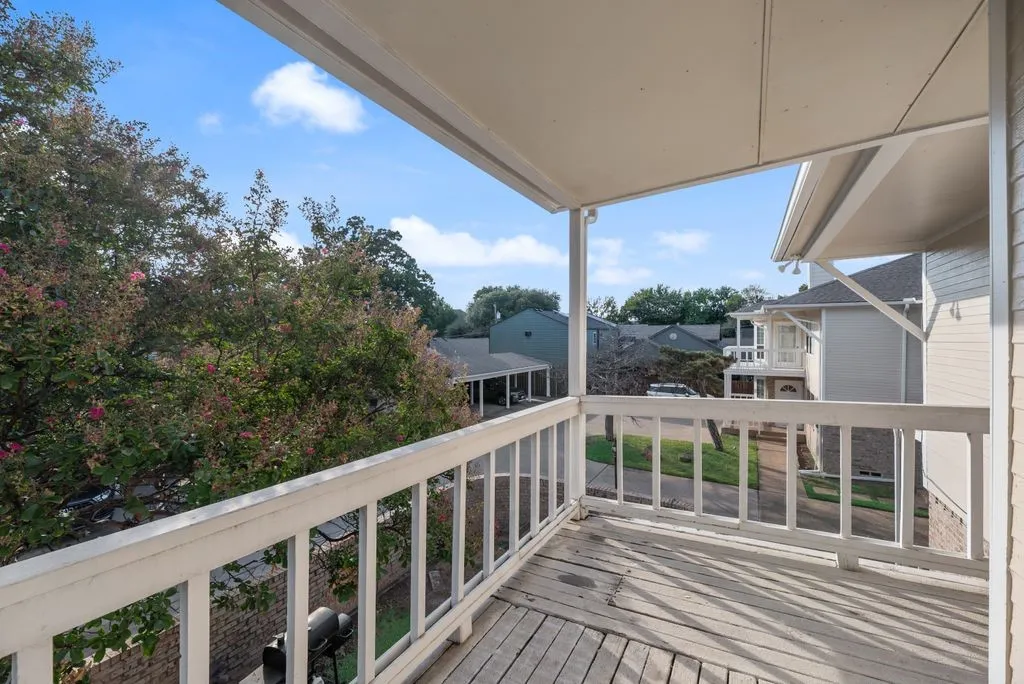 Condominium For Rent in Dallas County , 817 Pavillion Street 101, Dallas, Texas 75204, 1 Bedroom, 2 Bathroom, 1 Garage spaces, 839 Sqft, built in 1959, mls#21396118, Real Estate Agent in Dallas, Homes For Rent in Dallas county, Homes For Rent in Dallas, Realtor in Dallas Texas, Real Estate Brokerage Independent Realty Texas, Luminita Cordes Realtor