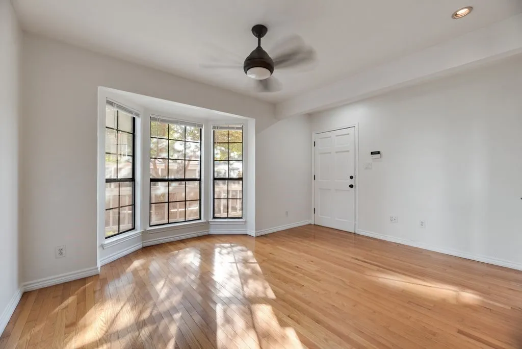 Condominium For Rent in Dallas County , 817 Pavillion Street 101, Dallas, Texas 75204, 1 Bedroom, 2 Bathroom, 1 Garage spaces, 839 Sqft, built in 1959, mls#21396118, Real Estate Agent in Dallas, Homes For Rent in Dallas county, Homes For Rent in Dallas, Realtor in Dallas Texas, Real Estate Brokerage Independent Realty Texas, Luminita Cordes Realtor