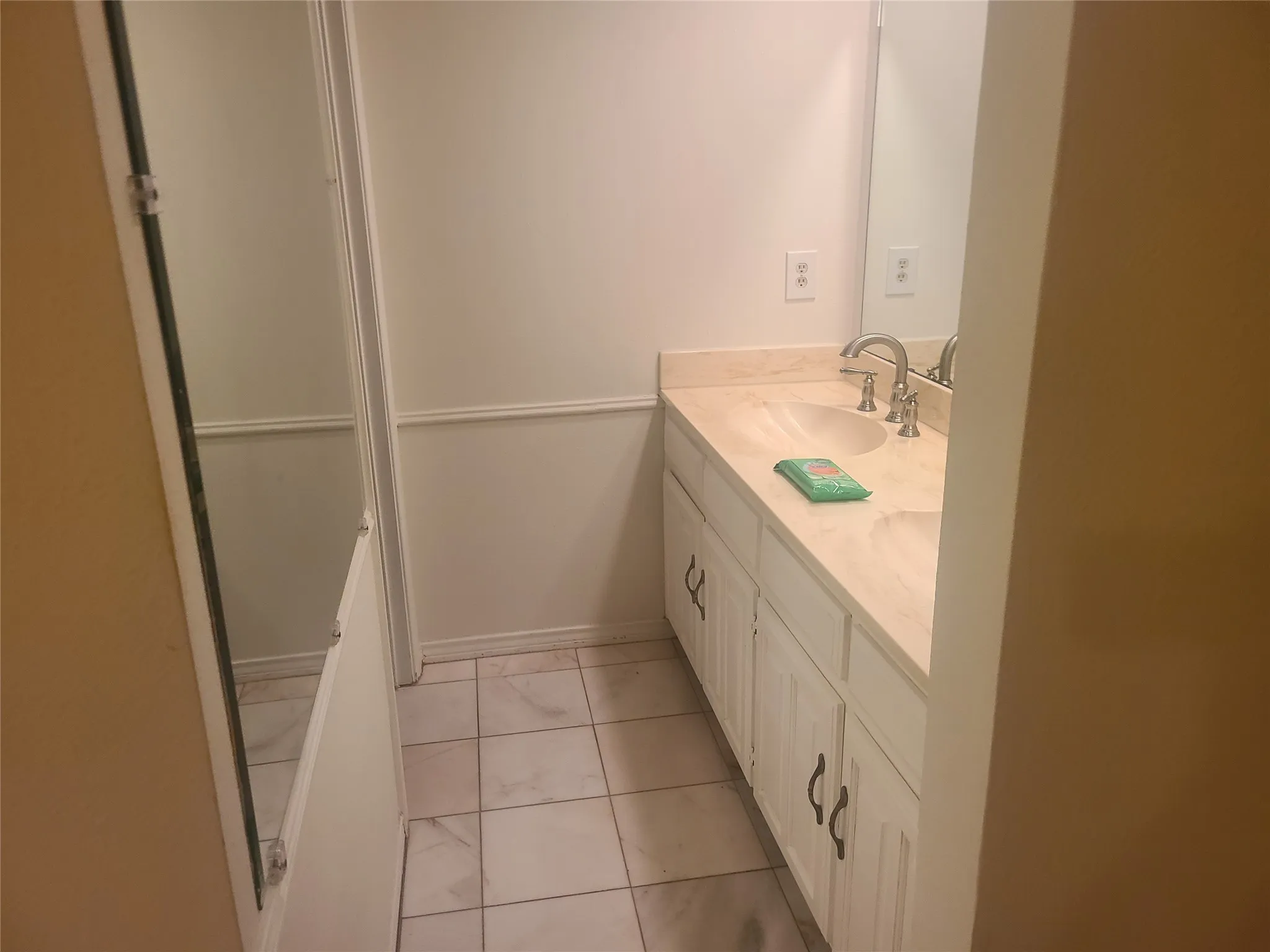 Primary vanities