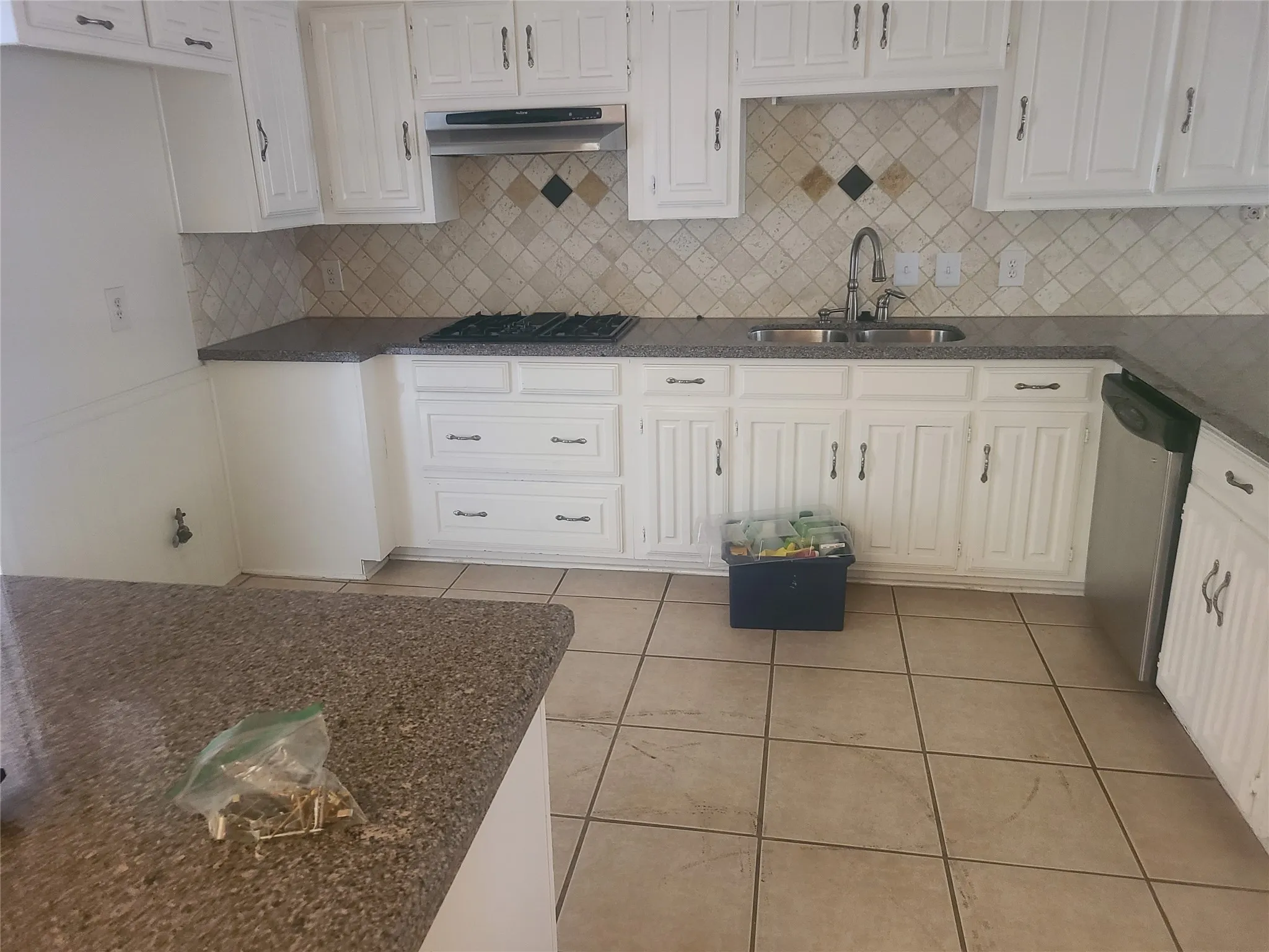 Kitchen with plenty of cabinet space