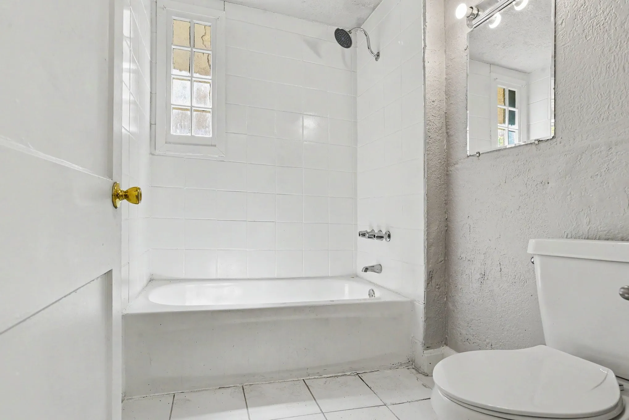 Apartment For Rent in Dallas County , 4515 Swiss Avenue 5, Dallas, Texas 75204, 2 Bedroom, 2 Bathroom, Garage spaces, 1,250 Sqft, built in 1926, mls#21396125, Real Estate Agent in Dallas, Homes For Rent in Dallas county, Homes For Rent in Dallas, Realtor in Dallas Texas, Real Estate Brokerage Independent Realty Texas, Luminita Cordes Realtor