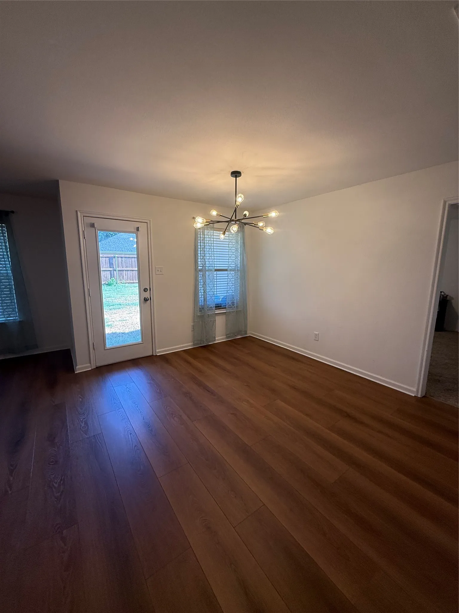 Single Family Residence For Rent in Kaufman County , 2034 Kings Forest Drive, Heartland, Texas 75126, 3 Bedroom, 2 Bathroom, 2 Garage spaces, 1,835 Sqft, built in 2007, mls#21396130, Real Estate Agent in Heartland, Homes For Rent in Kaufman county, Homes For Rent in Heartland, Realtor in Heartland Texas, Real Estate Brokerage Independent Realty Texas, Luminita Cordes Realtor