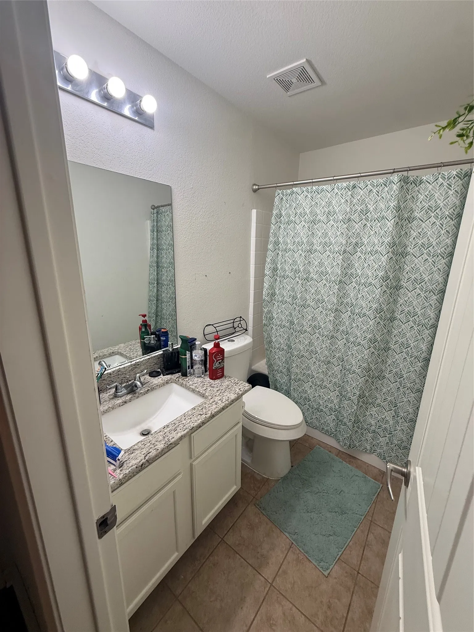 Single Family Residence For Rent in Kaufman County , 2034 Kings Forest Drive, Heartland, Texas 75126, 3 Bedroom, 2 Bathroom, 2 Garage spaces, 1,835 Sqft, built in 2007, mls#21396130, Real Estate Agent in Heartland, Homes For Rent in Kaufman county, Homes For Rent in Heartland, Realtor in Heartland Texas, Real Estate Brokerage Independent Realty Texas, Luminita Cordes Realtor