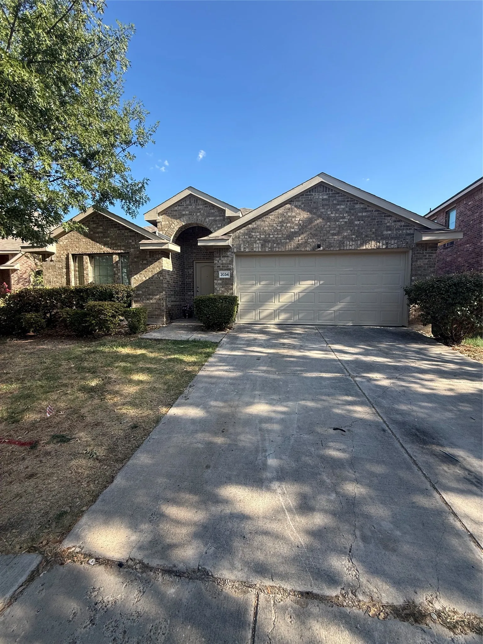 Single Family Residence For Rent in Kaufman County , 2034 Kings Forest Drive, Heartland, Texas 75126, 3 Bedroom, 2 Bathroom, 2 Garage spaces, 1,835 Sqft, built in 2007, mls#21396130, Real Estate Agent in Heartland, Homes For Rent in Kaufman county, Homes For Rent in Heartland, Realtor in Heartland Texas, Real Estate Brokerage Independent Realty Texas, Luminita Cordes Realtor