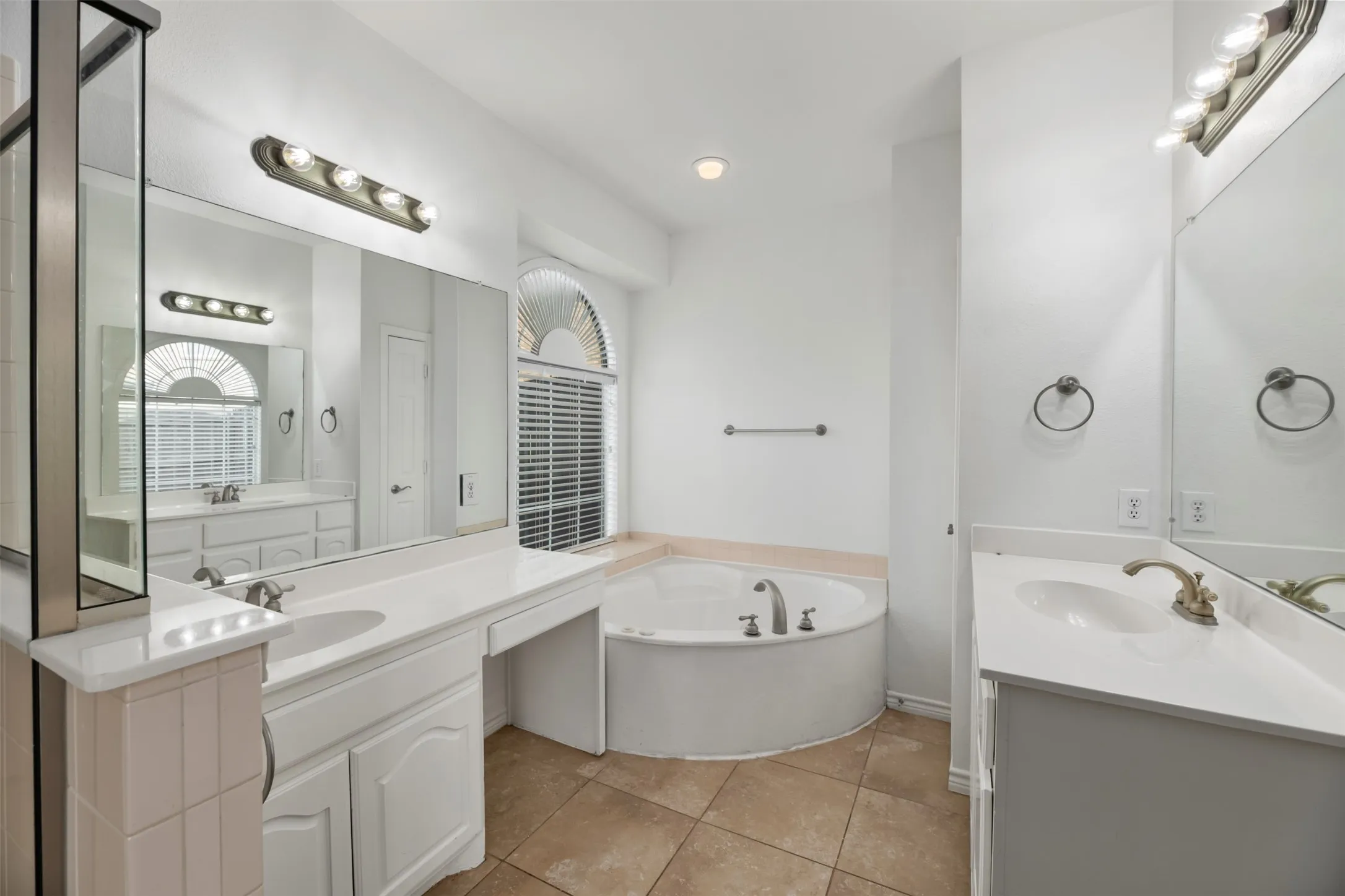 Single Family Residence For Rent in Denton County , 1143 Polo Heights Drive, Frisco, Texas 75033, 6 Bedroom, 4 Bathroom, 2 Garage spaces, 4,194 Sqft, built in 2007, mls#21396006, Real Estate Agent in Frisco, Homes For Rent in Denton county, Homes For Rent in Frisco, Realtor in Frisco Texas, Real Estate Brokerage Independent Realty Texas, Luminita Cordes Realtor
