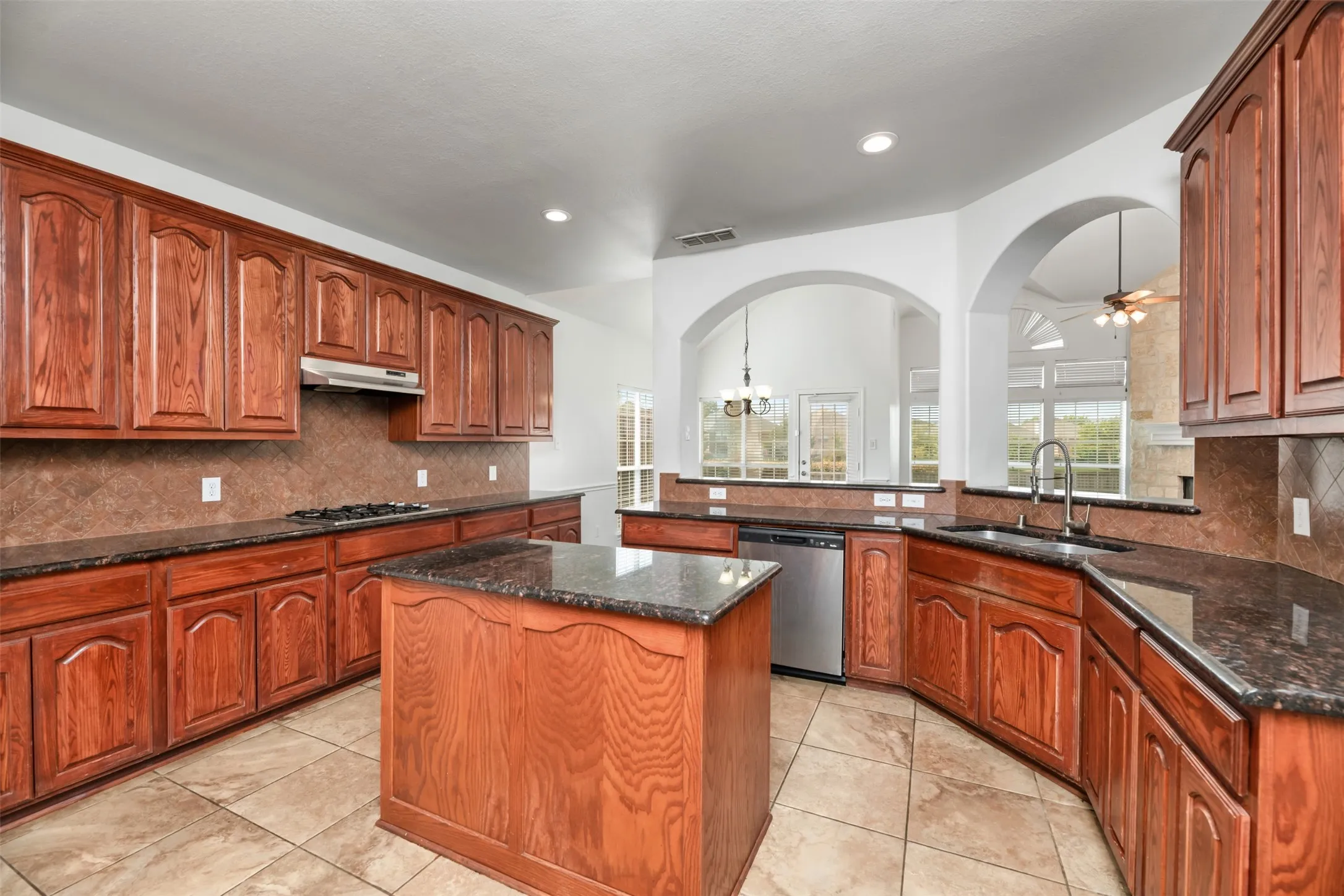 Single Family Residence For Rent in Denton County , 1143 Polo Heights Drive, Frisco, Texas 75033, 6 Bedroom, 4 Bathroom, 2 Garage spaces, 4,194 Sqft, built in 2007, mls#21396006, Real Estate Agent in Frisco, Homes For Rent in Denton county, Homes For Rent in Frisco, Realtor in Frisco Texas, Real Estate Brokerage Independent Realty Texas, Luminita Cordes Realtor