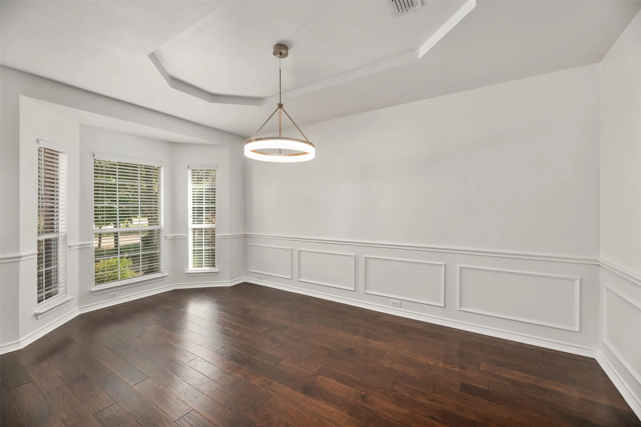 Single Family Residence For Rent in Denton County , 1143 Polo Heights Drive, Frisco, Texas 75033, 6 Bedroom, 4 Bathroom, 2 Garage spaces, 4,194 Sqft, built in 2007, mls#21396006, Real Estate Agent in Frisco, Homes For Rent in Denton county, Homes For Rent in Frisco, Realtor in Frisco Texas, Real Estate Brokerage Independent Realty Texas, Luminita Cordes Realtor