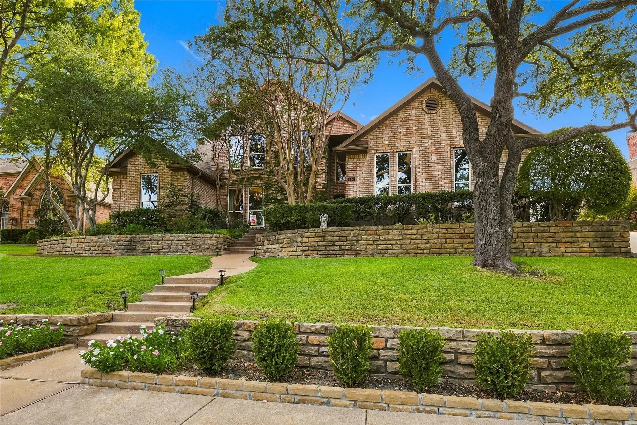 Welcome home to 904 Hills Creek in McKinney