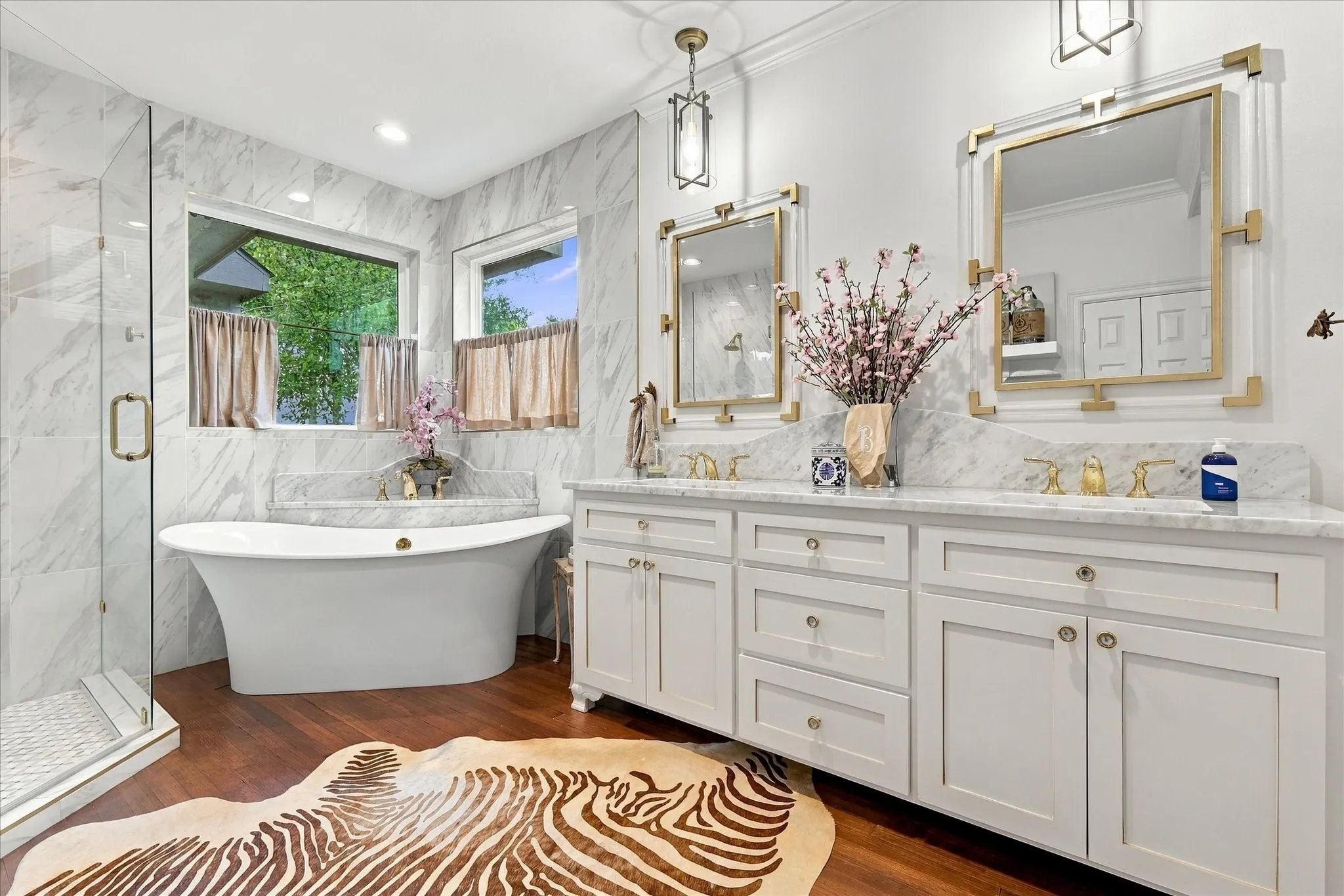 So much to love about this room!!!