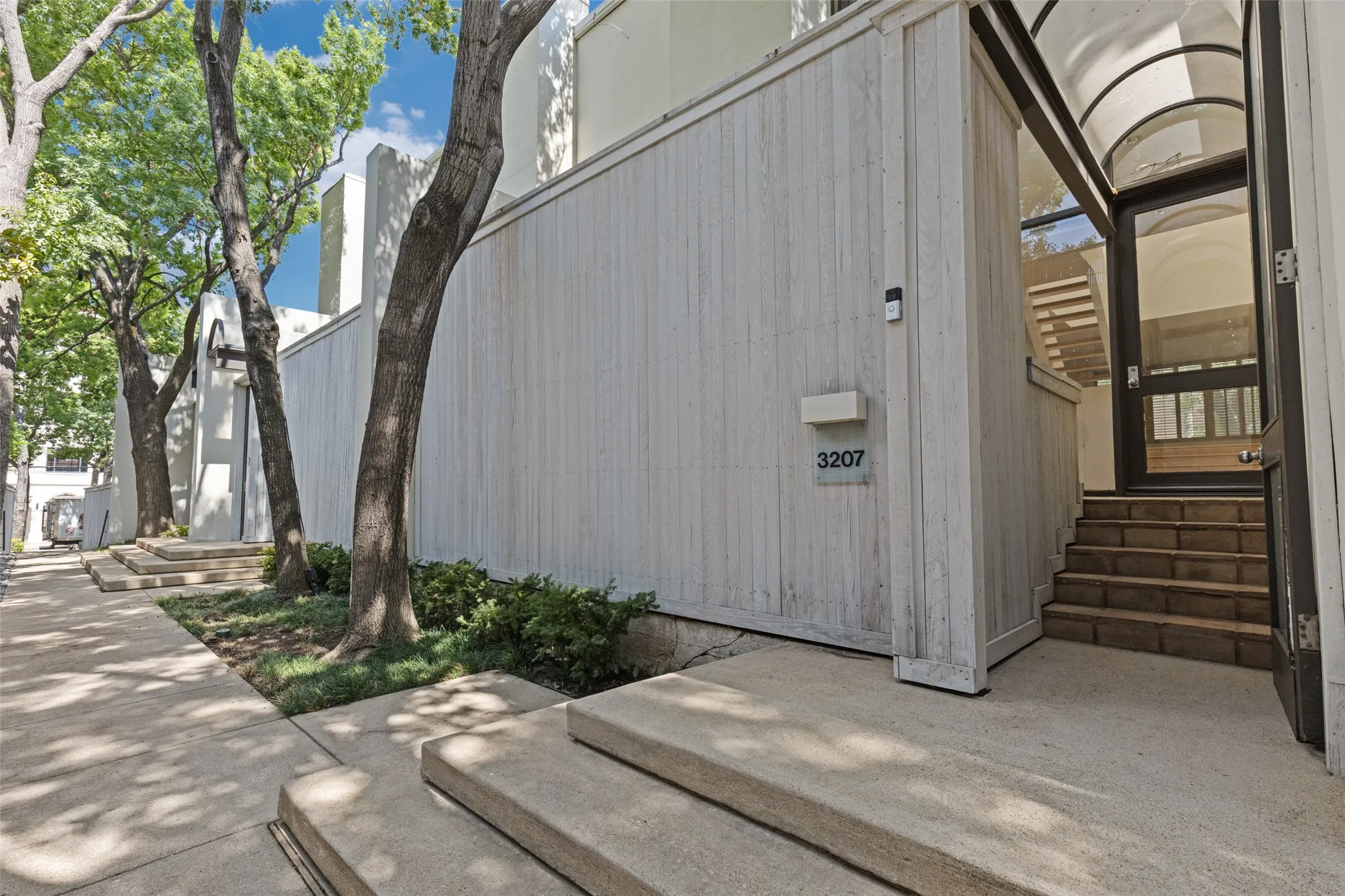 Condominium For Rent