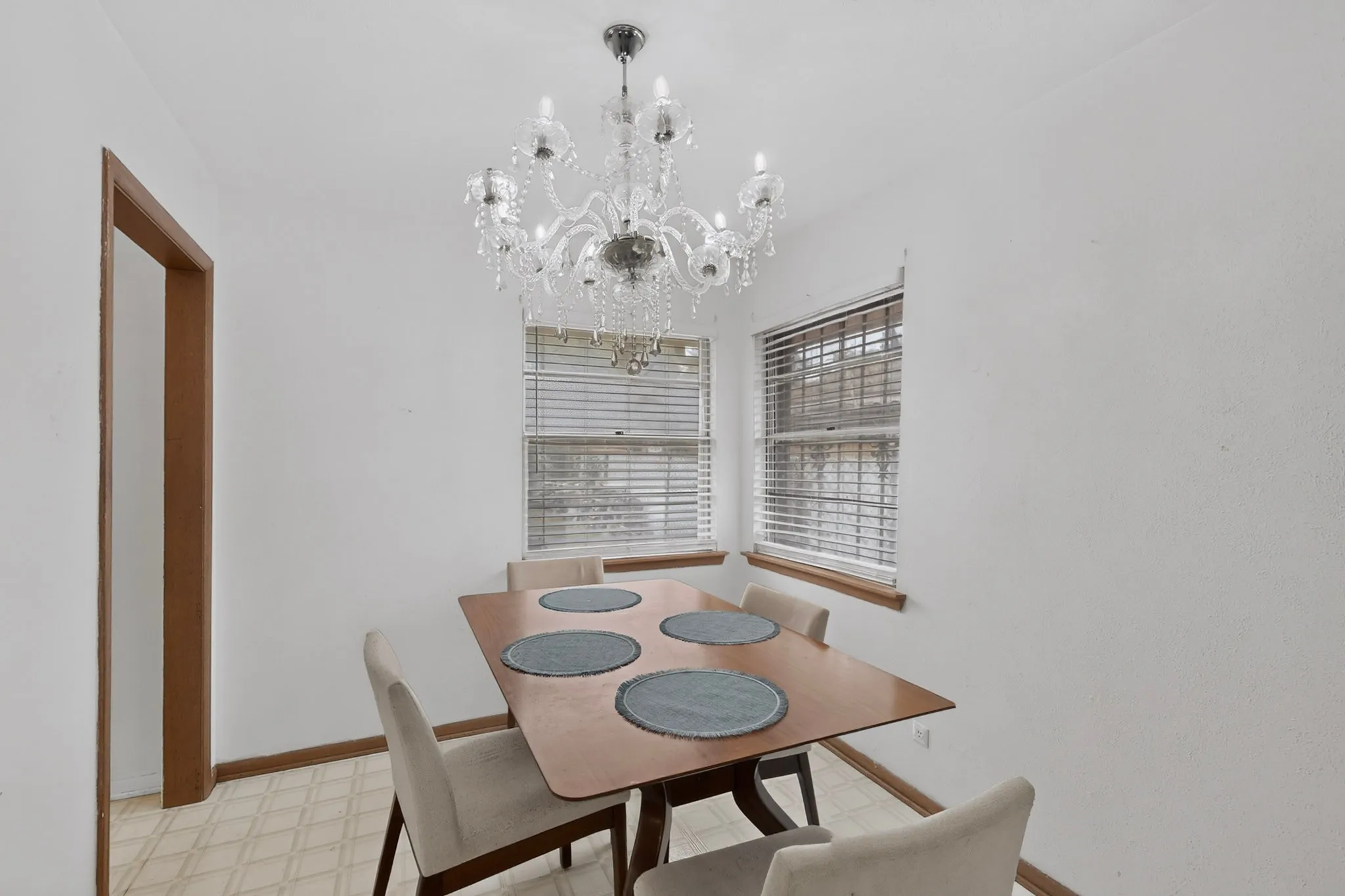 Single Family Residence For Sale in Dallas County , 1129 Oak Meadows Drive, Dallas, Texas 75232, 3 Bedroom, 2 Bathroom, 2 Garage spaces, 1,826 Sqft, built in 1960, mls#21396148, Real Estate Agent in Dallas, Homes For Sale in Dallas county, Homes For Sale in Dallas, Realtor in Dallas Texas, Real Estate Brokerage Independent Realty Texas, Luminita Cordes Realtor