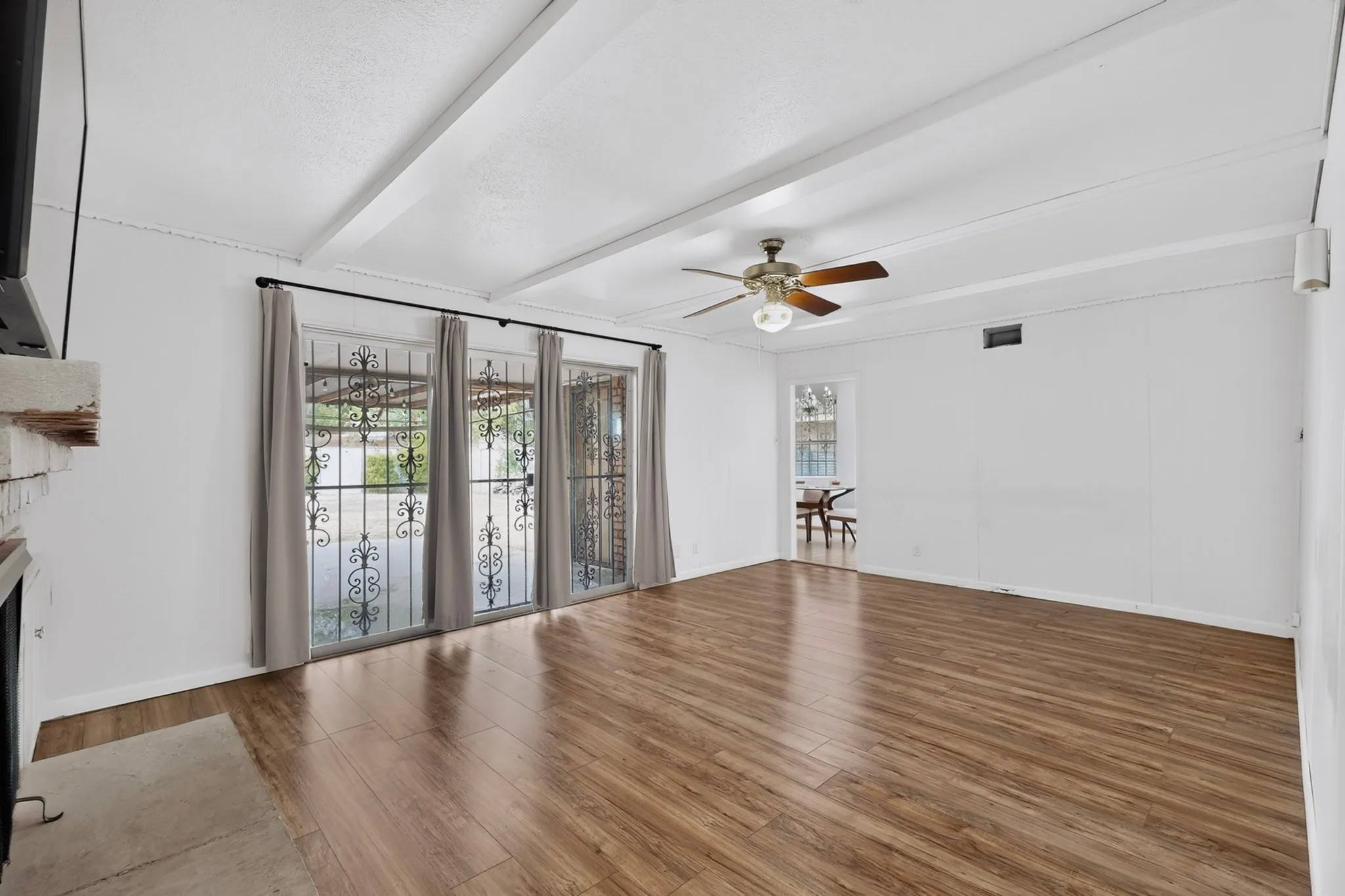 Single Family Residence For Sale in Dallas County , 1129 Oak Meadows Drive, Dallas, Texas 75232, 3 Bedroom, 2 Bathroom, 2 Garage spaces, 1,826 Sqft, built in 1960, mls#21396148, Real Estate Agent in Dallas, Homes For Sale in Dallas county, Homes For Sale in Dallas, Realtor in Dallas Texas, Real Estate Brokerage Independent Realty Texas, Luminita Cordes Realtor
