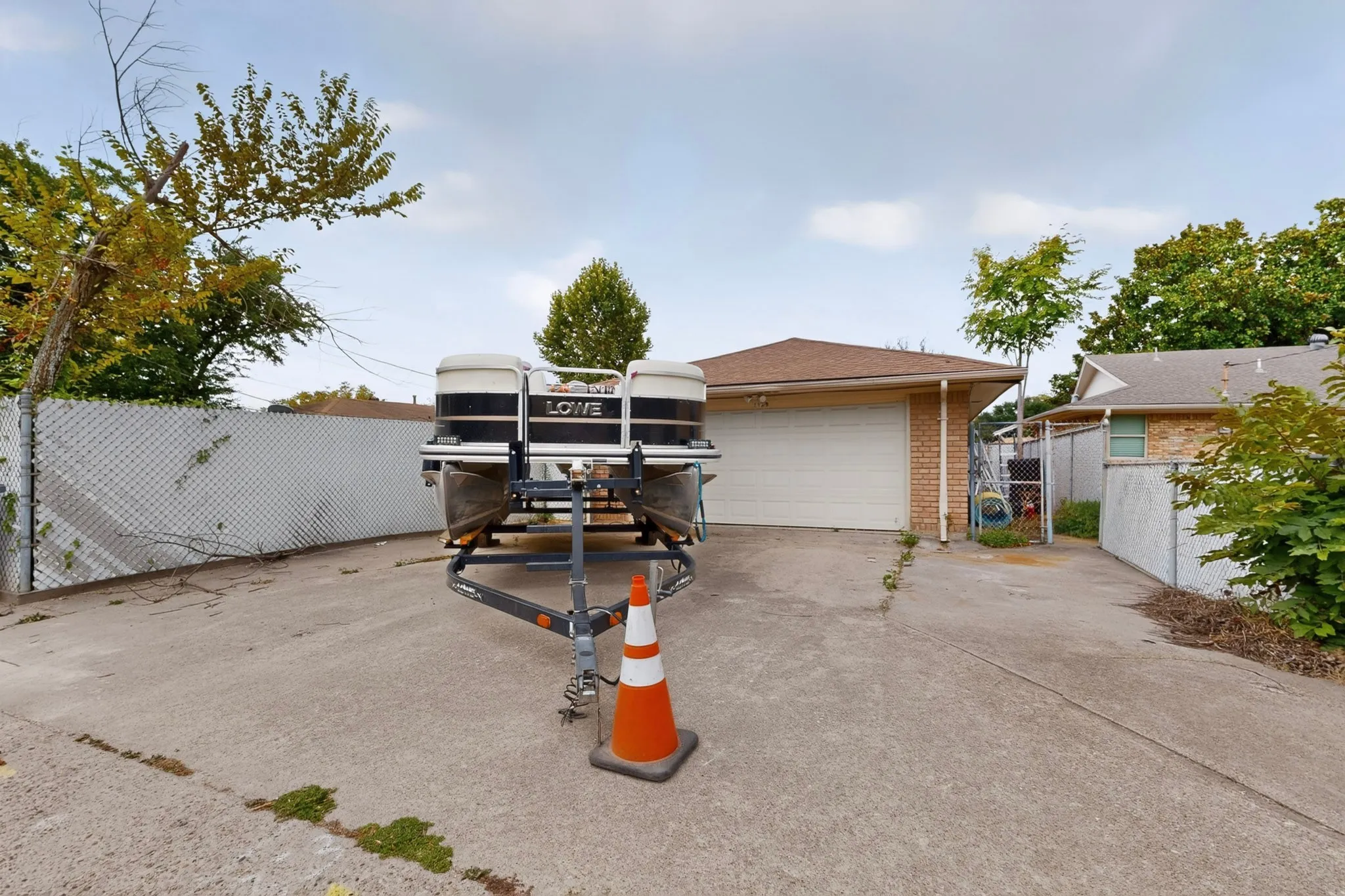 Single Family Residence For Sale in Dallas County , 1129 Oak Meadows Drive, Dallas, Texas 75232, 3 Bedroom, 2 Bathroom, 2 Garage spaces, 1,826 Sqft, built in 1960, mls#21396148, Real Estate Agent in Dallas, Homes For Sale in Dallas county, Homes For Sale in Dallas, Realtor in Dallas Texas, Real Estate Brokerage Independent Realty Texas, Luminita Cordes Realtor
