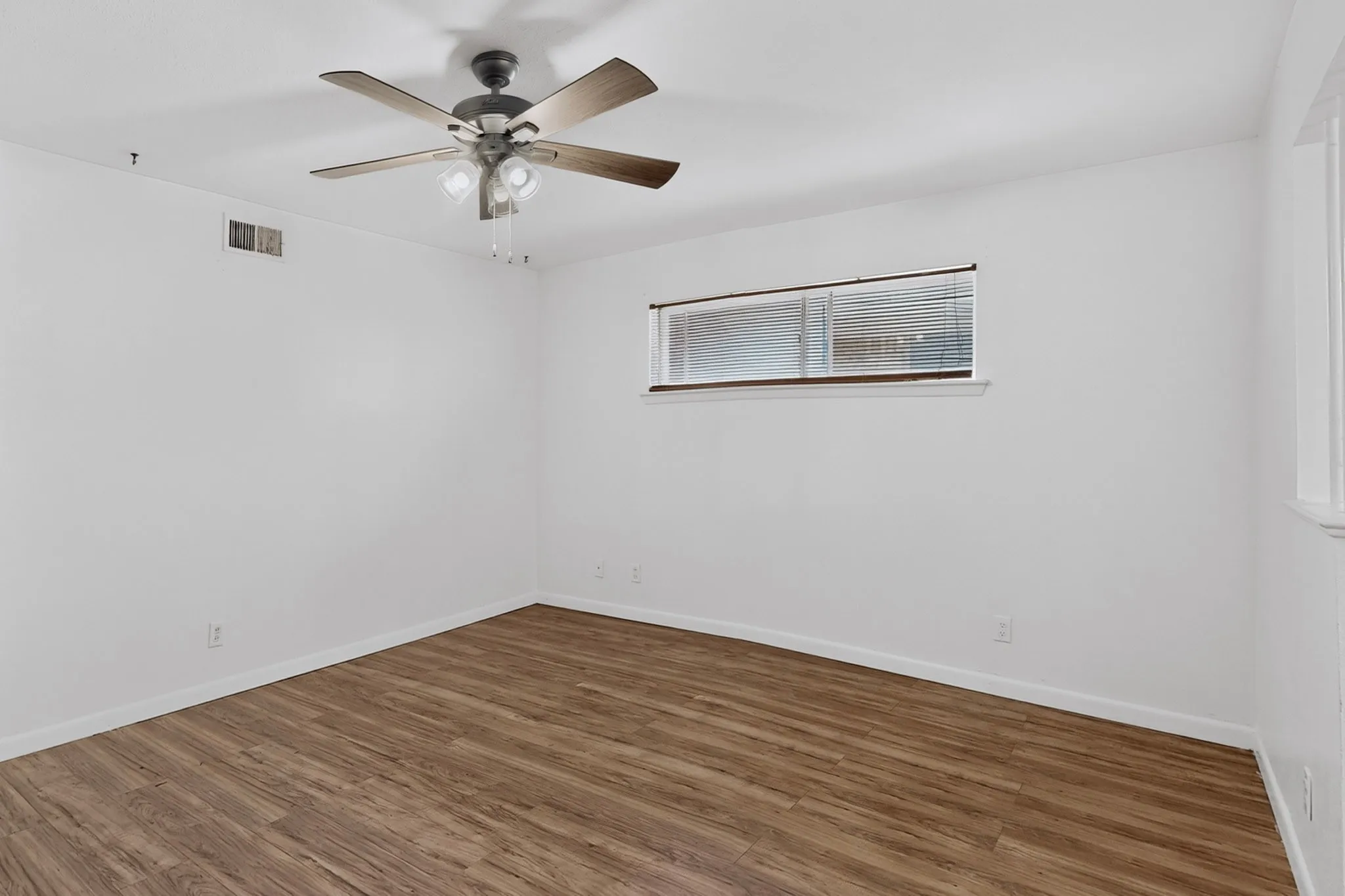 Single Family Residence For Sale in Dallas County , 1129 Oak Meadows Drive, Dallas, Texas 75232, 3 Bedroom, 2 Bathroom, 2 Garage spaces, 1,826 Sqft, built in 1960, mls#21396148, Real Estate Agent in Dallas, Homes For Sale in Dallas county, Homes For Sale in Dallas, Realtor in Dallas Texas, Real Estate Brokerage Independent Realty Texas, Luminita Cordes Realtor