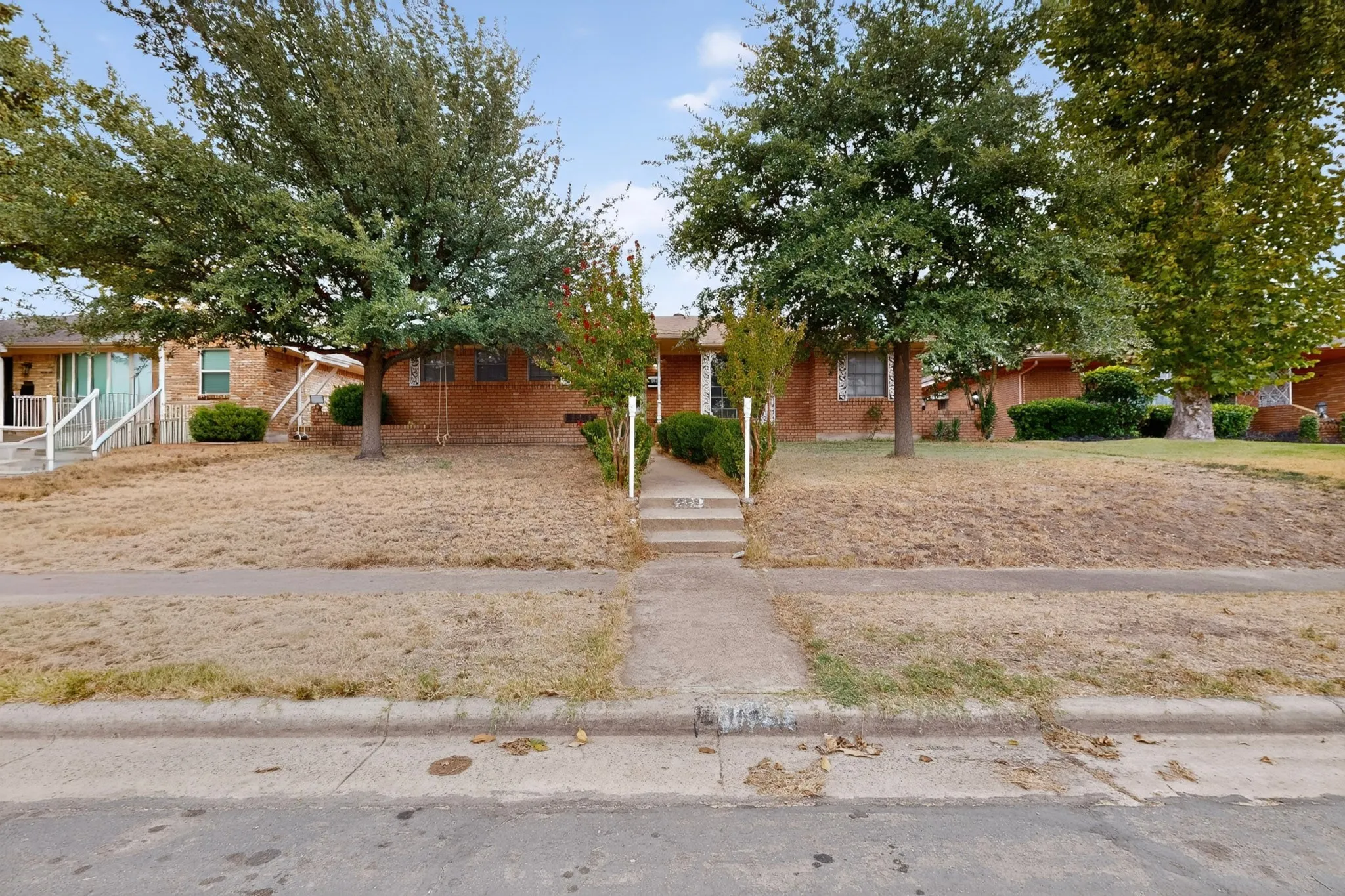 Single Family Residence For Sale in Dallas County , 1129 Oak Meadows Drive, Dallas, Texas 75232, 3 Bedroom, 2 Bathroom, 2 Garage spaces, 1,826 Sqft, built in 1960, mls#21396148, Real Estate Agent in Dallas, Homes For Sale in Dallas county, Homes For Sale in Dallas, Realtor in Dallas Texas, Real Estate Brokerage Independent Realty Texas, Luminita Cordes Realtor