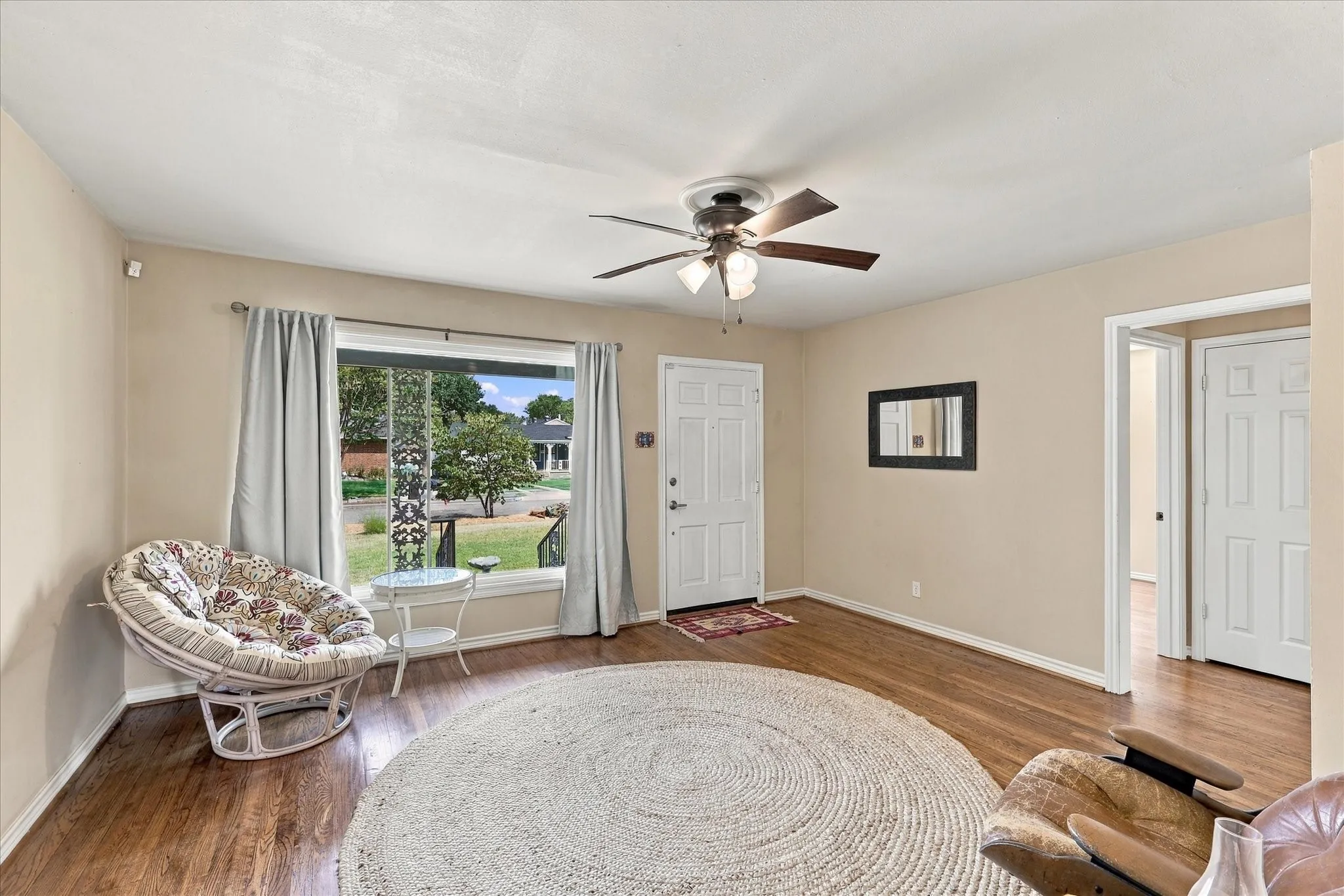 Single Family Residence For Sale in Dallas County , 3202 Casino Drive, Dallas, Texas 75224, 2 Bedroom, 1 Bathroom, 1 Garage spaces, 1,092 Sqft, built in 1950, mls#21395398, Real Estate Agent in Dallas, Homes For Sale in Dallas county, Homes For Sale in Dallas, Realtor in Dallas Texas, Real Estate Brokerage Independent Realty Texas, Luminita Cordes Realtor
