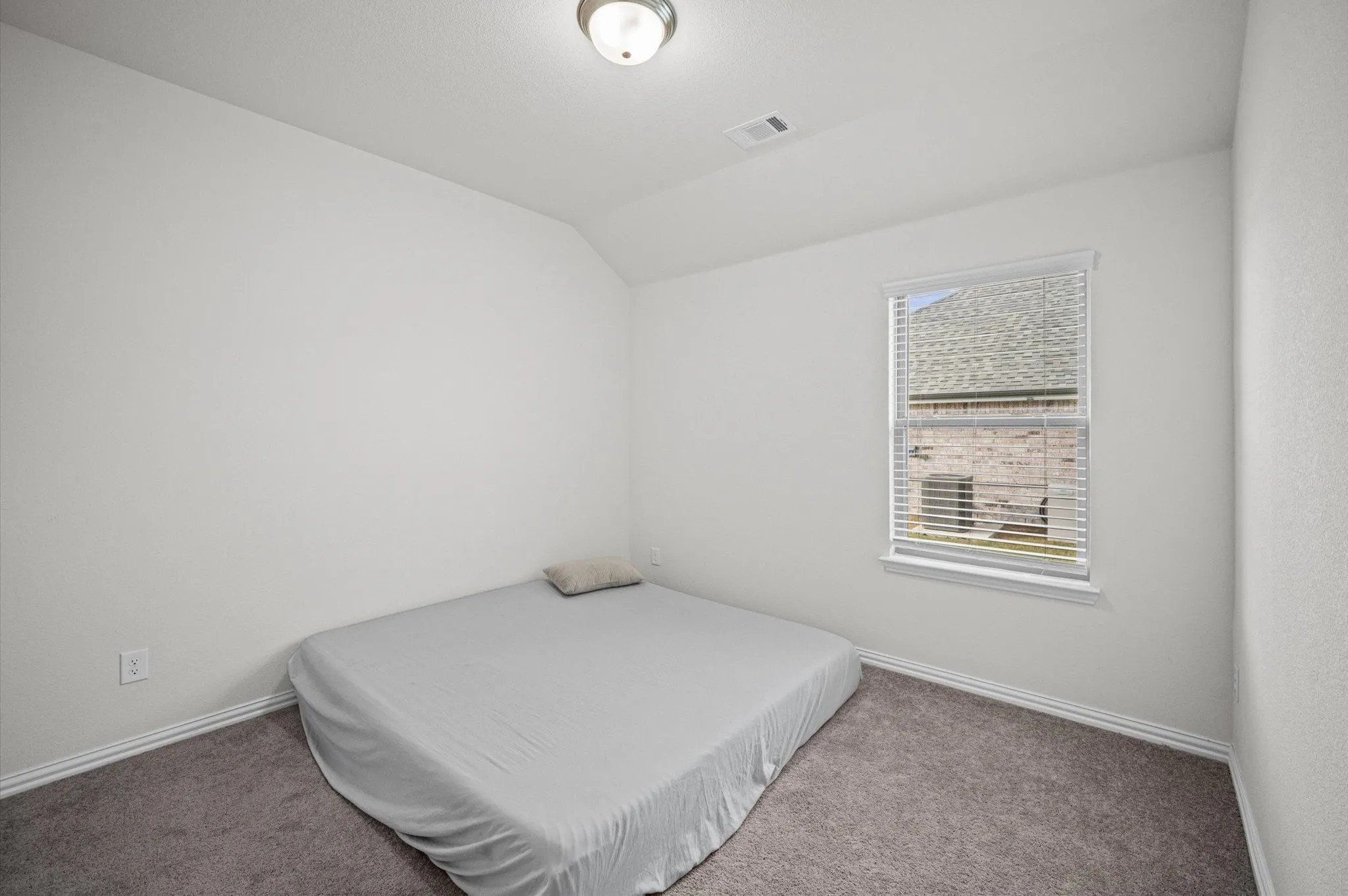 Single Family Residence For Rent in Denton County , 38 Mockingbird Lane, Sanger, Texas 76266, 3 Bedroom, 2 Bathroom, 2 Garage spaces, 1,581 Sqft, built in 2022, mls#21396150, Real Estate Agent in Sanger, Homes For Rent in Denton county, Homes For Rent in Sanger, Realtor in Sanger Texas, Real Estate Brokerage Independent Realty Texas, Luminita Cordes Realtor