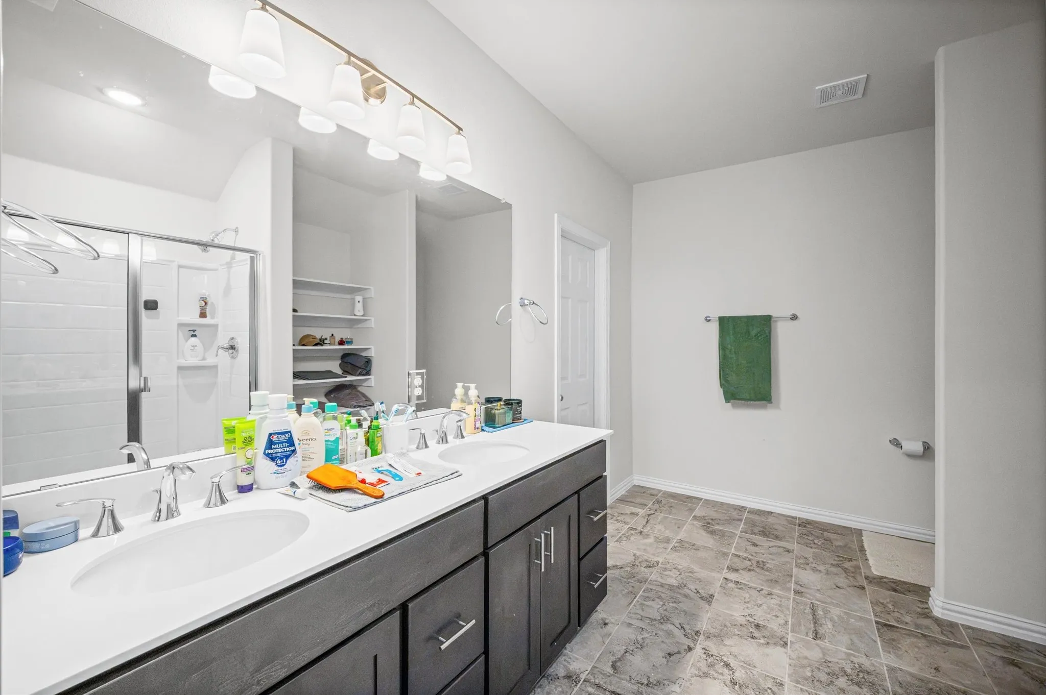 Single Family Residence For Rent in Denton County , 38 Mockingbird Lane, Sanger, Texas 76266, 3 Bedroom, 2 Bathroom, 2 Garage spaces, 1,581 Sqft, built in 2022, mls#21396150, Real Estate Agent in Sanger, Homes For Rent in Denton county, Homes For Rent in Sanger, Realtor in Sanger Texas, Real Estate Brokerage Independent Realty Texas, Luminita Cordes Realtor
