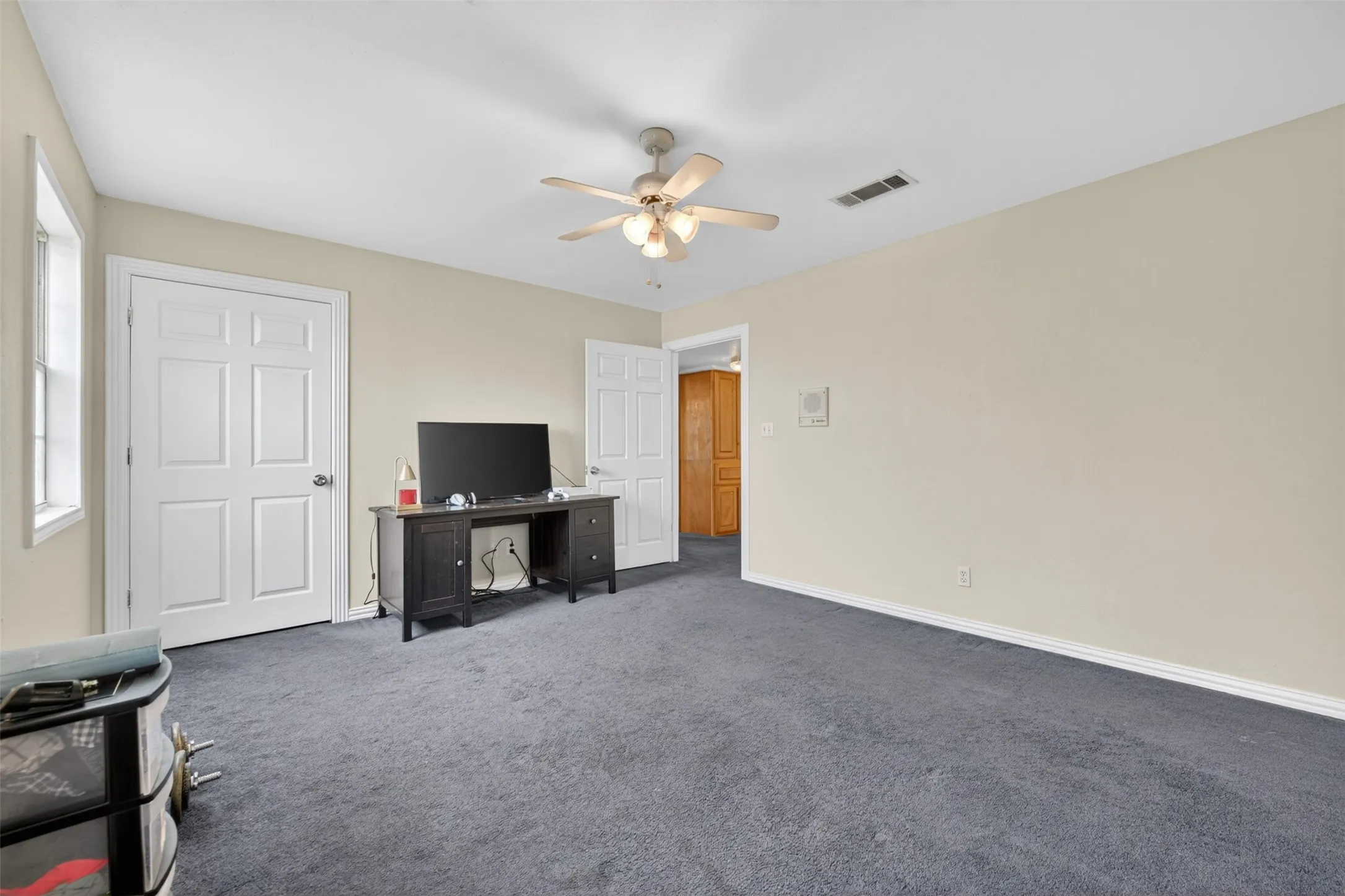 Single Family Residence For Sale in Ellis County , 104 Bow Creek, Red Oak, Texas 75154, 4 Bedroom, 3 Bathroom, 2 Garage spaces, 2,100 Sqft, built in 1993, mls#21396172, Real Estate Agent in Red Oak, Homes For Sale in Ellis county, Homes For Sale in Red Oak, Realtor in Red Oak Texas, Real Estate Brokerage Independent Realty Texas, Luminita Cordes Realtor