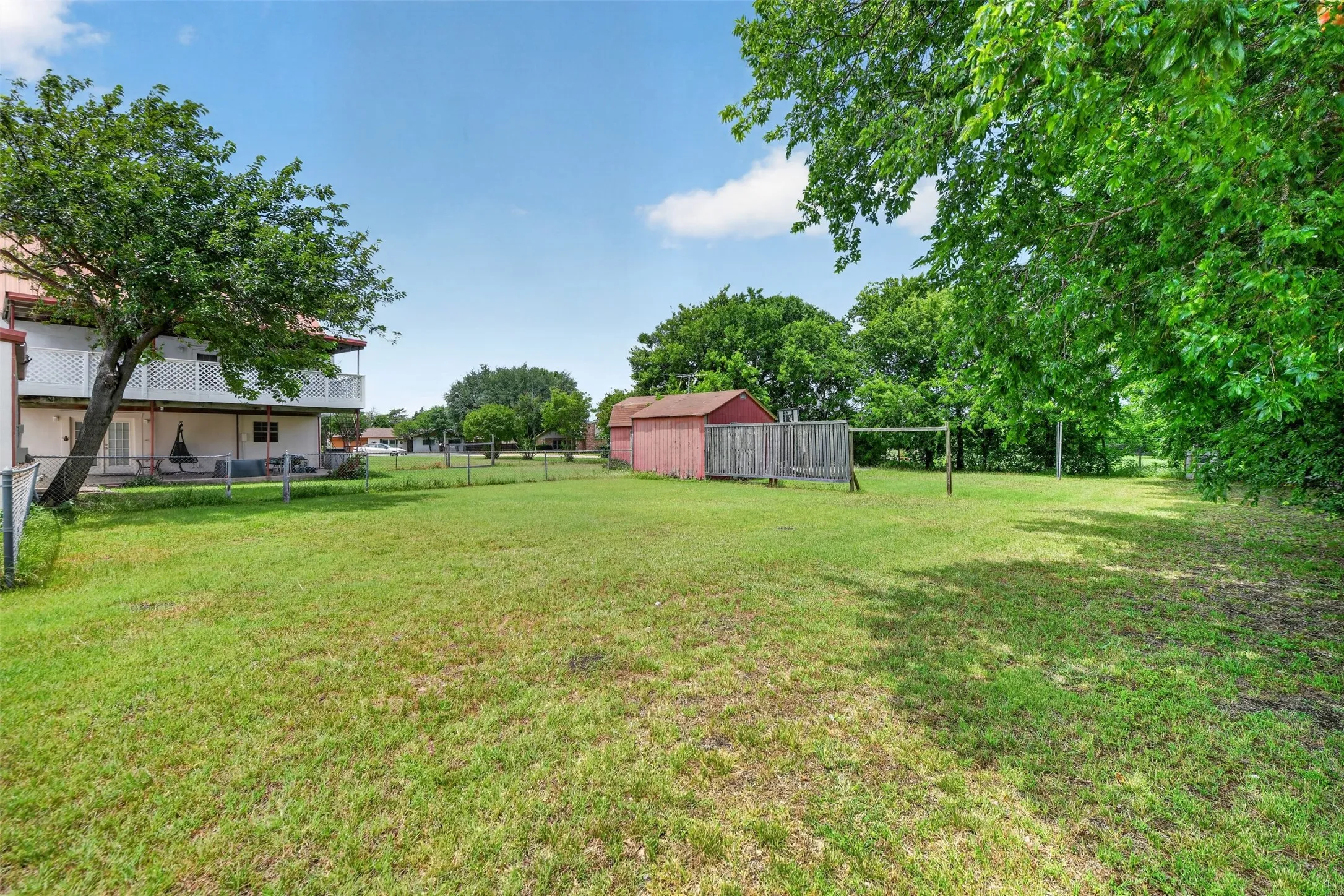 Single Family Residence For Sale in Ellis County , 104 Bow Creek, Red Oak, Texas 75154, 4 Bedroom, 3 Bathroom, 2 Garage spaces, 2,100 Sqft, built in 1993, mls#21396172, Real Estate Agent in Red Oak, Homes For Sale in Ellis county, Homes For Sale in Red Oak, Realtor in Red Oak Texas, Real Estate Brokerage Independent Realty Texas, Luminita Cordes Realtor