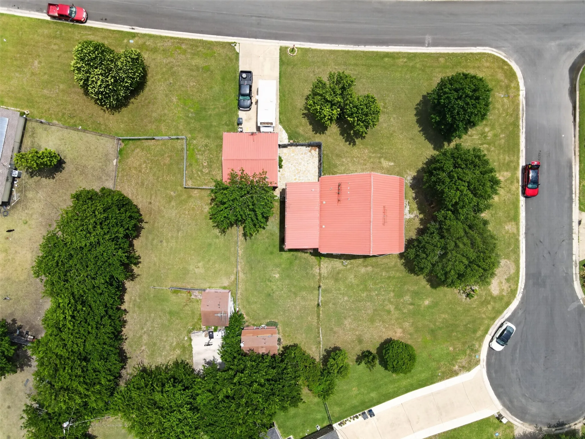Single Family Residence For Sale in Ellis County , 104 Bow Creek, Red Oak, Texas 75154, 4 Bedroom, 3 Bathroom, 2 Garage spaces, 2,100 Sqft, built in 1993, mls#21396172, Real Estate Agent in Red Oak, Homes For Sale in Ellis county, Homes For Sale in Red Oak, Realtor in Red Oak Texas, Real Estate Brokerage Independent Realty Texas, Luminita Cordes Realtor