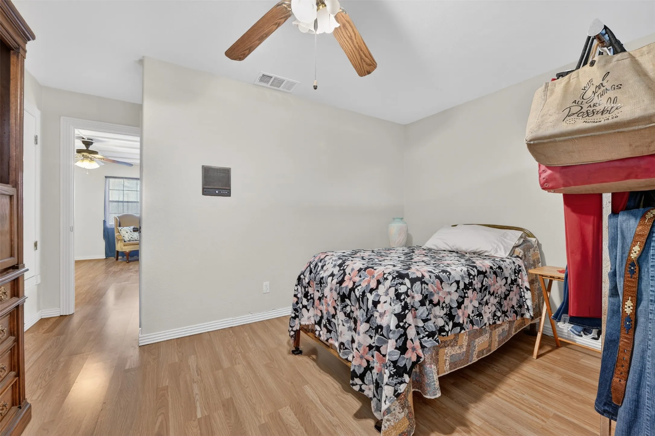 Single Family Residence For Sale in Ellis County , 104 Bow Creek, Red Oak, Texas 75154, 4 Bedroom, 3 Bathroom, 2 Garage spaces, 2,100 Sqft, built in 1993, mls#21396172, Real Estate Agent in Red Oak, Homes For Sale in Ellis county, Homes For Sale in Red Oak, Realtor in Red Oak Texas, Real Estate Brokerage Independent Realty Texas, Luminita Cordes Realtor