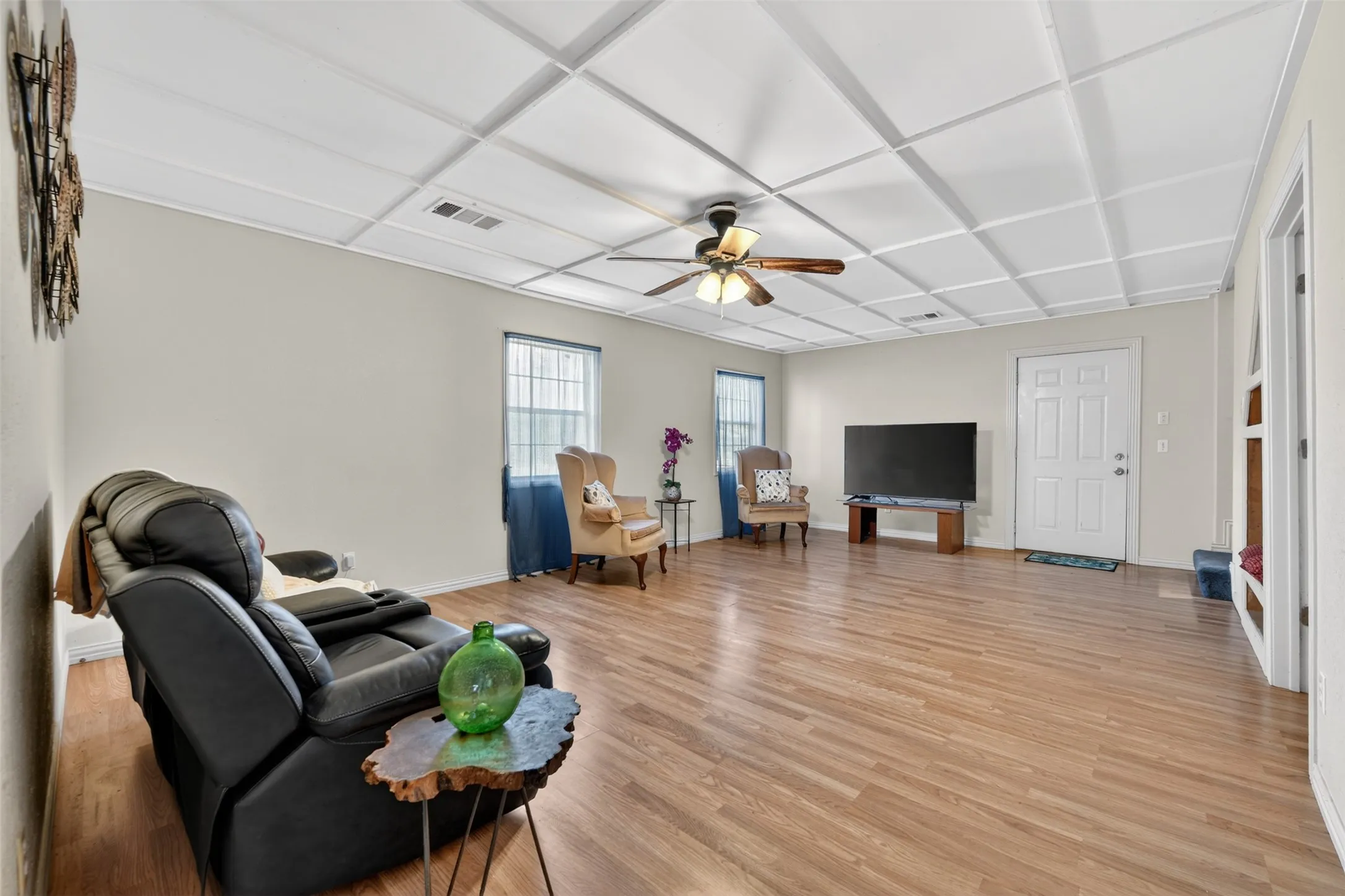 Single Family Residence For Sale in Ellis County , 104 Bow Creek, Red Oak, Texas 75154, 4 Bedroom, 3 Bathroom, 2 Garage spaces, 2,100 Sqft, built in 1993, mls#21396172, Real Estate Agent in Red Oak, Homes For Sale in Ellis county, Homes For Sale in Red Oak, Realtor in Red Oak Texas, Real Estate Brokerage Independent Realty Texas, Luminita Cordes Realtor